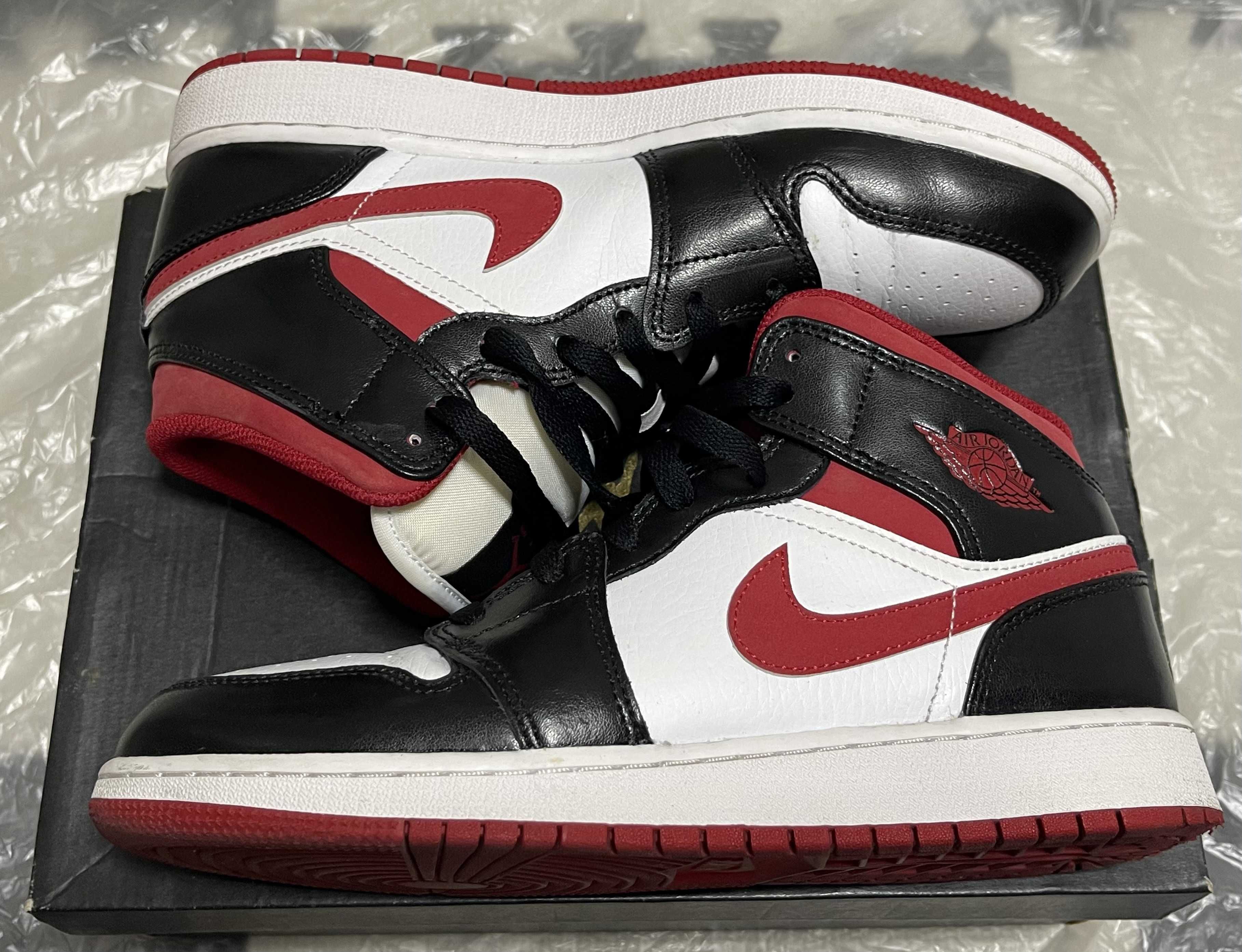 Nike Air Jordan 1 Mid "White/Gym Red Black"