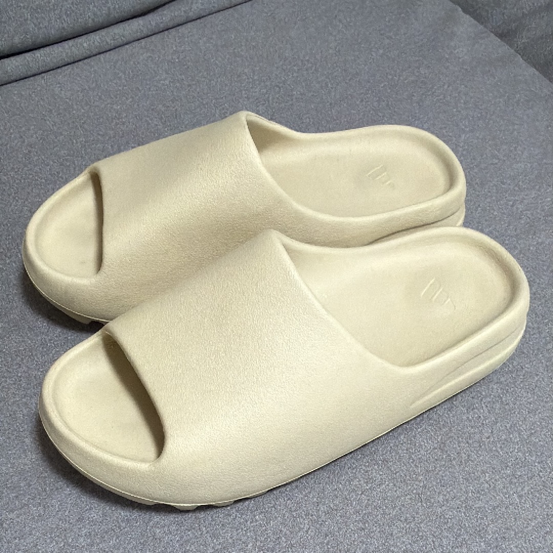 Yeezy Slide (イージー スライド) 人気の新作/中古通販