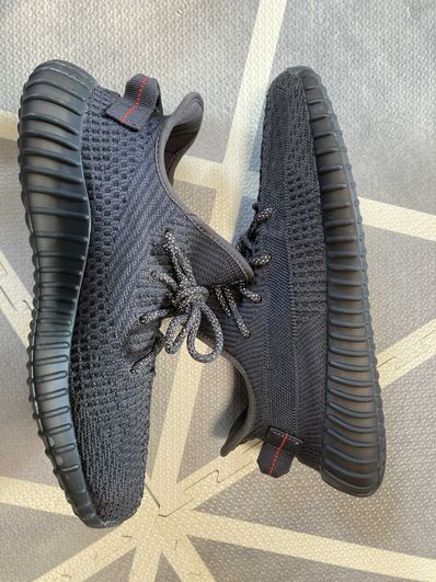 adidas YEEZY Boost 350 V2 "Black"