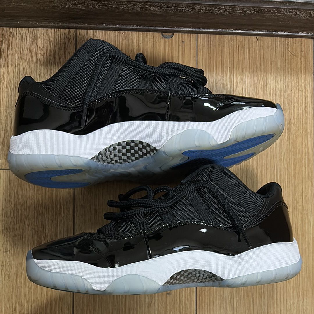 Nike Air Jordan 11 Retro Low "Black and Varsity Royal/Space Jam"