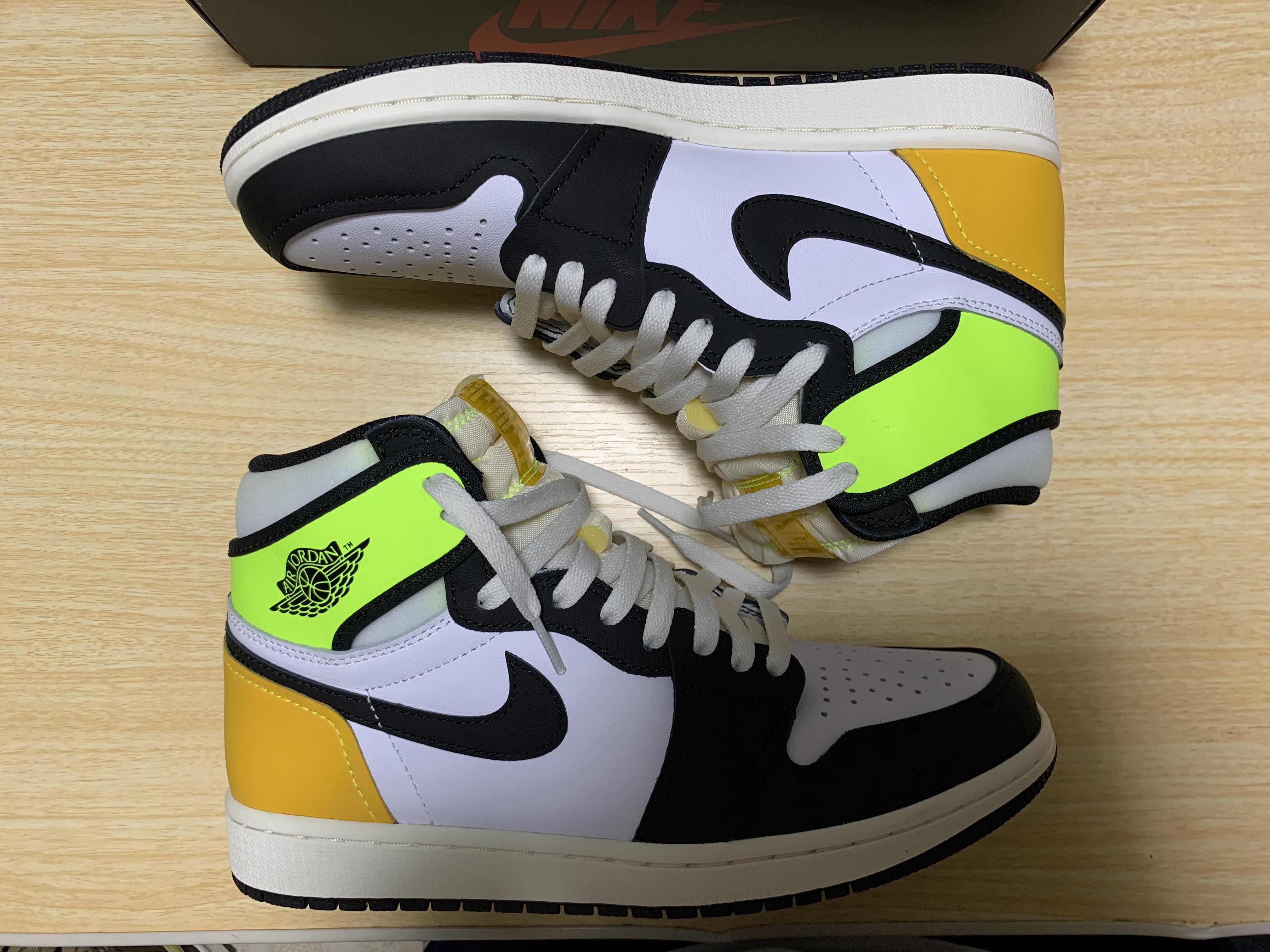 Nike Air Jordan 1 High OG "Volt Gold"