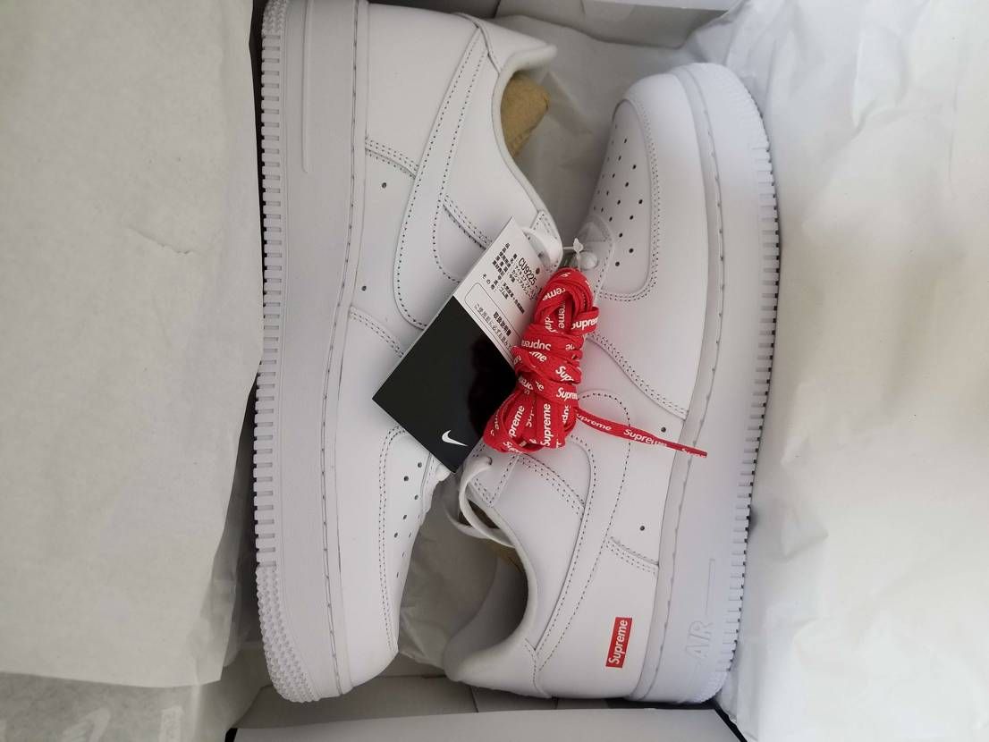 Supreme × Nike Air Force 1 Low "White"