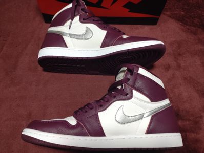 Nike Air Jordan 1 High OG "Bordeaux"