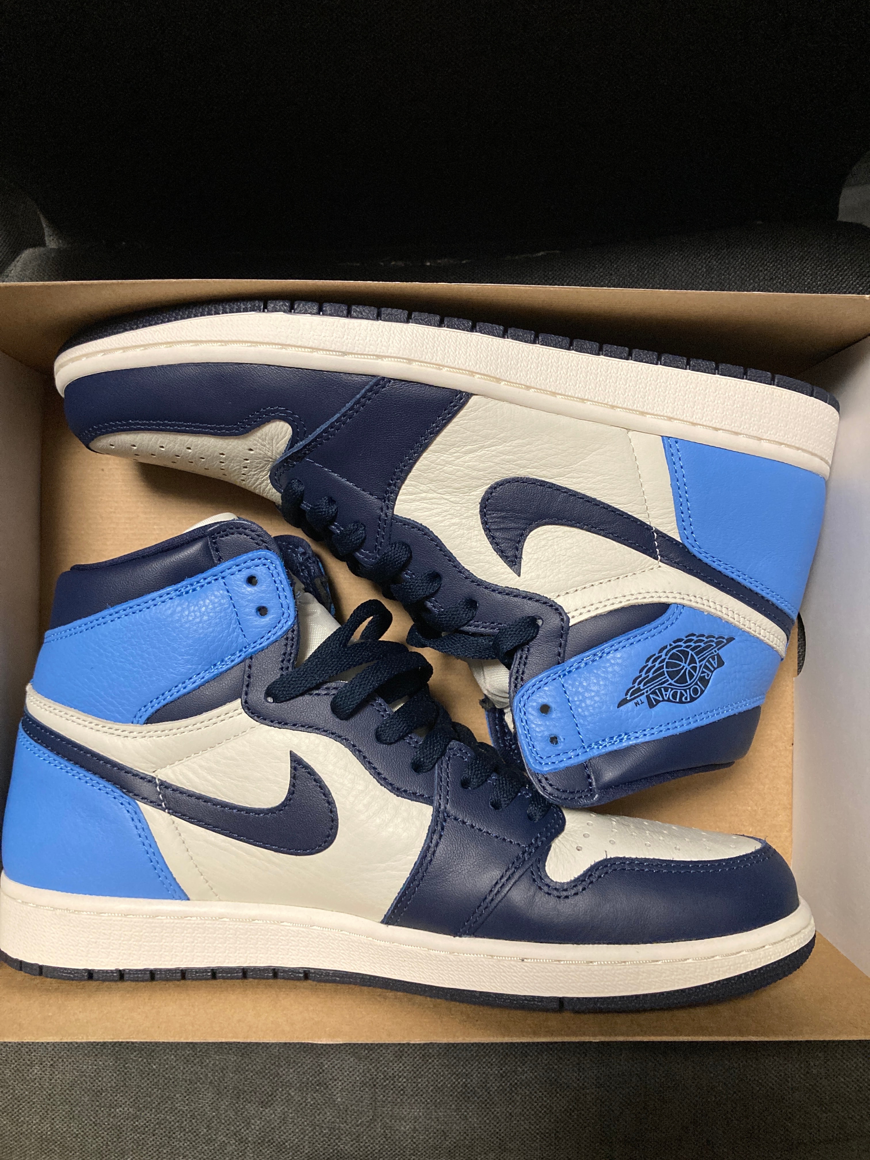 Nike Air Jordan 1 Retro High OG "Obsidian/University Blue"