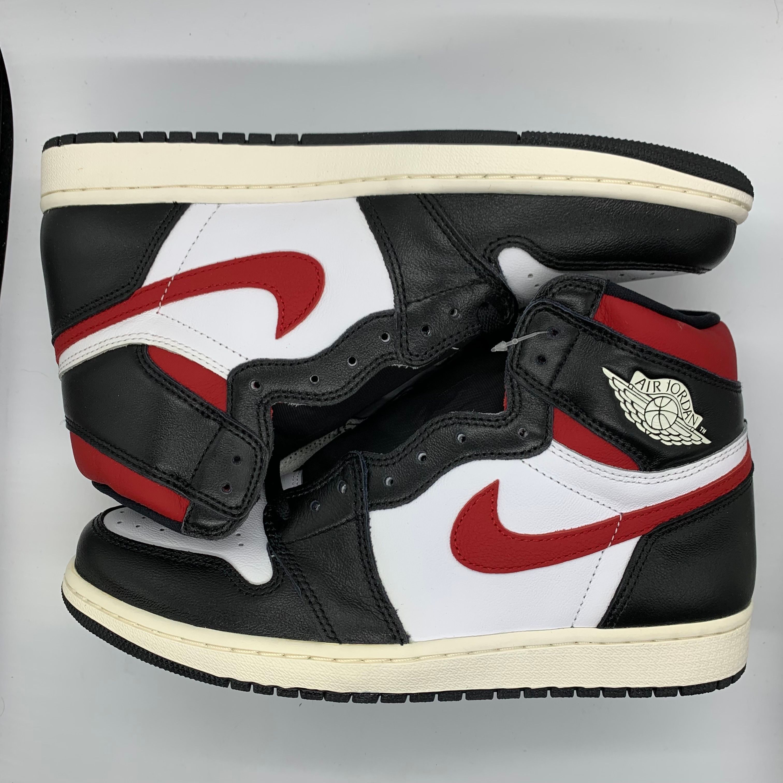 Nike Air Jordan 1 Retro High "Black/White/Sail/Gym Red"