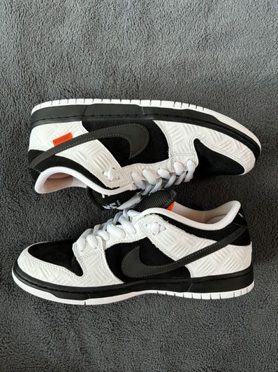 TIGHTBOOTH × Nike SB Dunk Low Pro QS "Black and White"