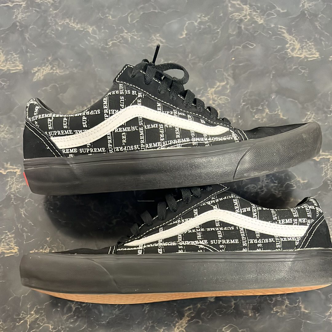 Supreme × Vans Old Skool "Black"