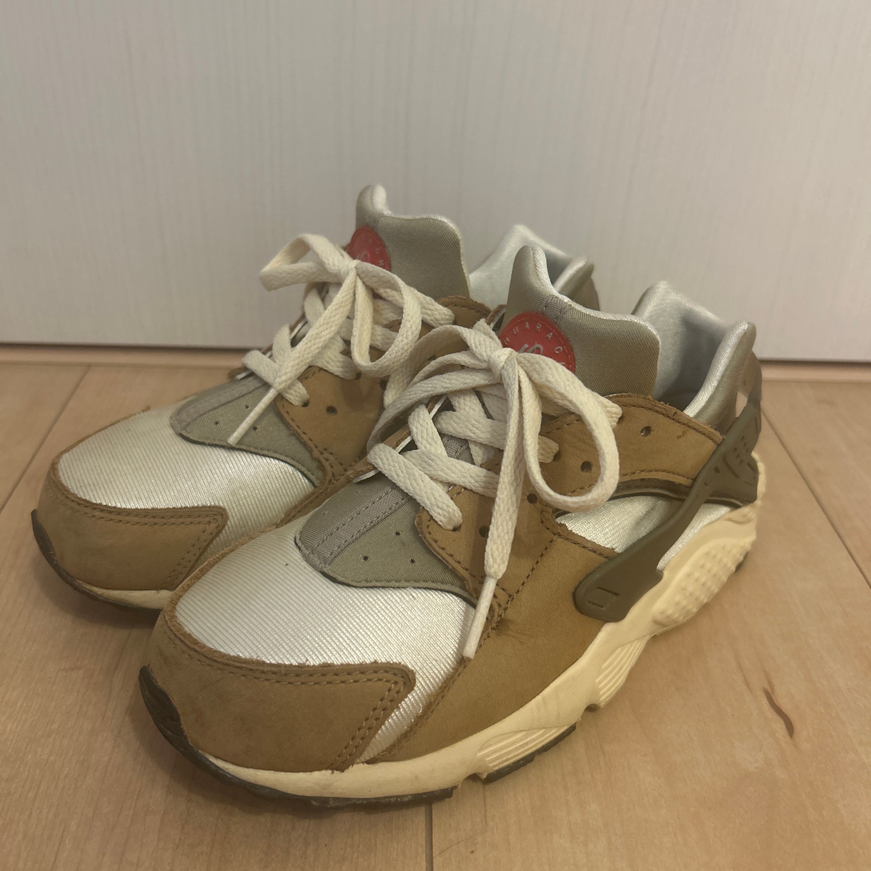 ステューシー × ナイキ PS エアハラチ  "デザートオーク"(キッズ)