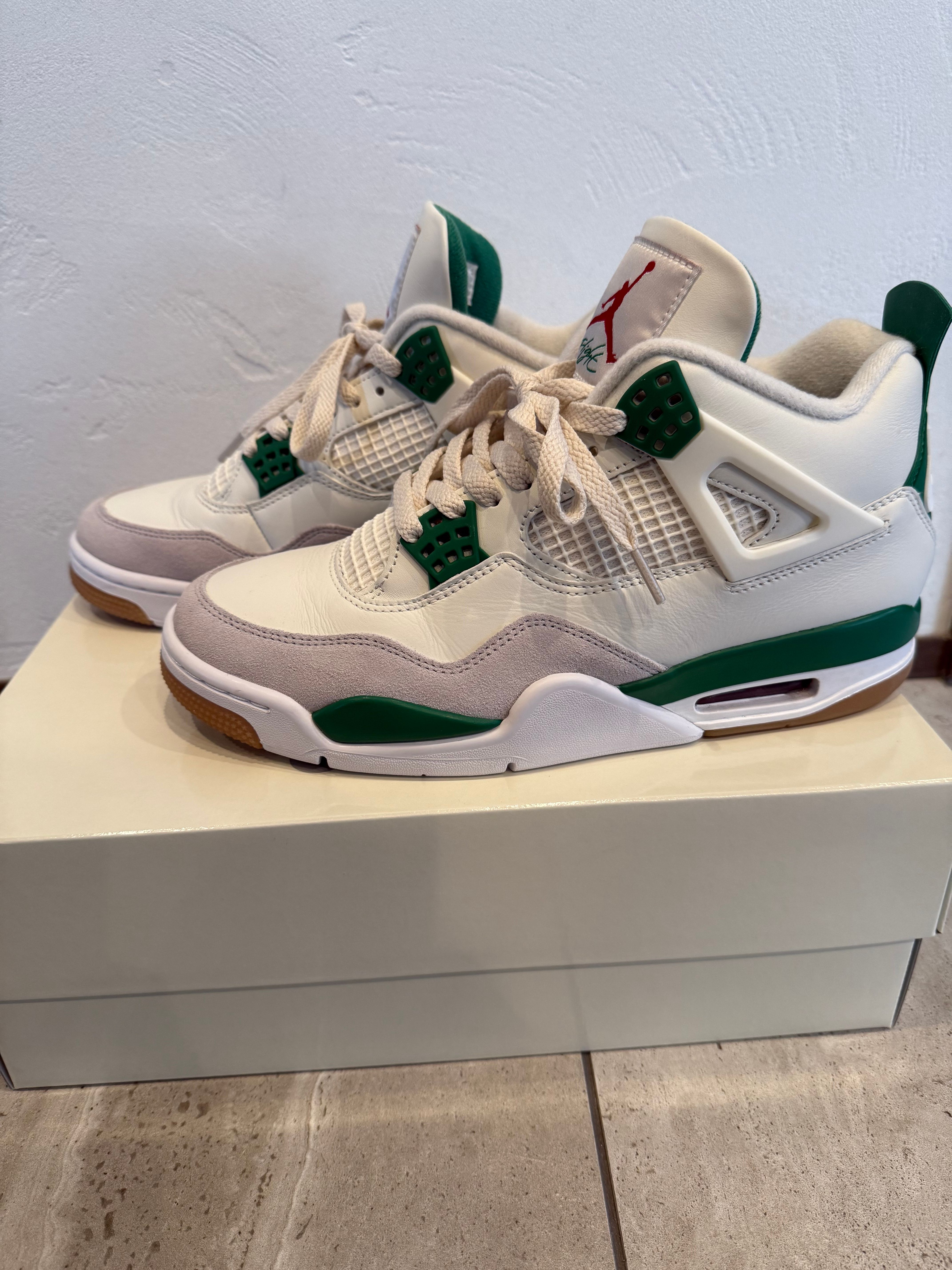 Nike SB × Air Jordan 4 Retro SP "Pine Green"