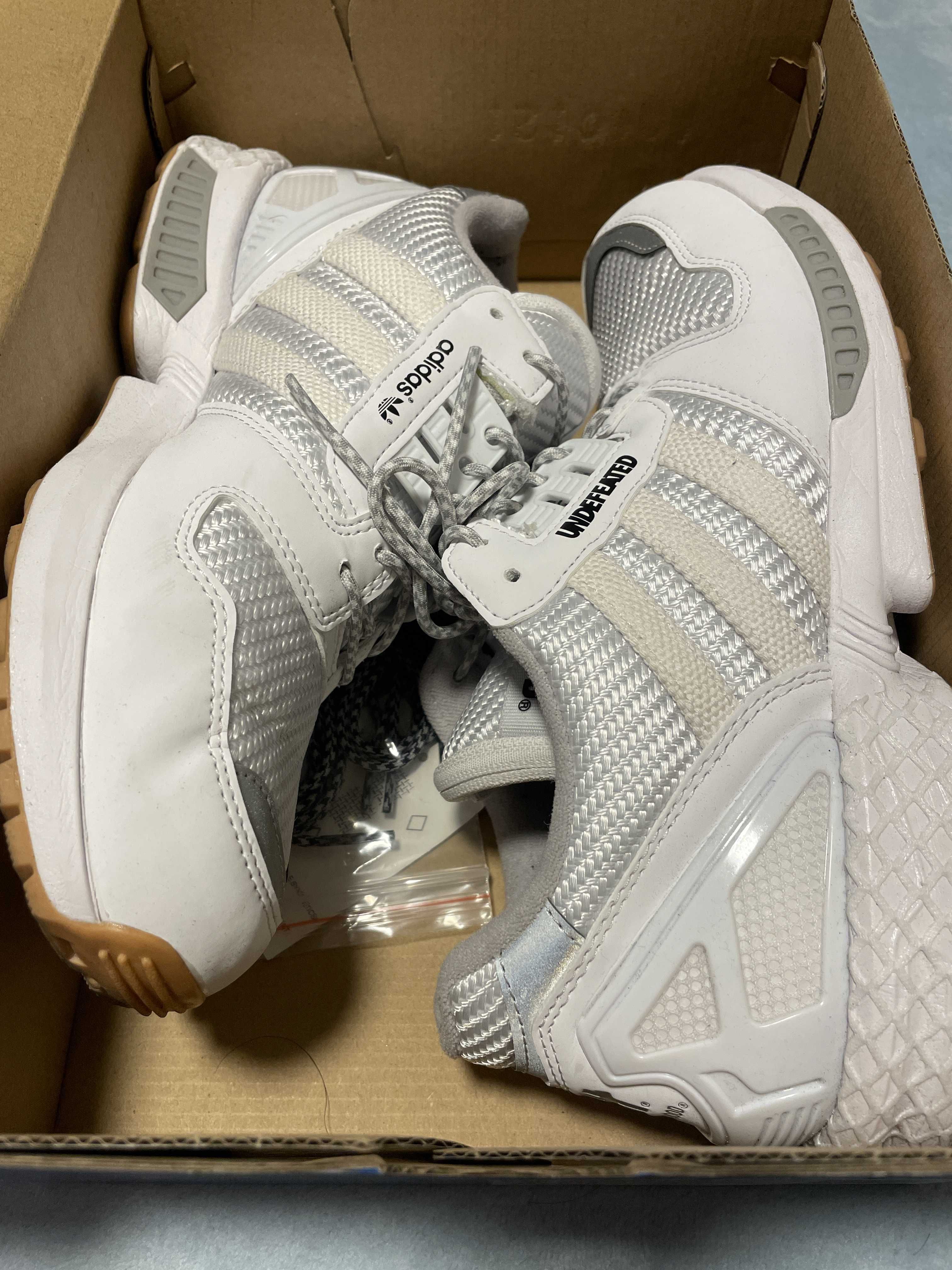 UNDEFEATED × NEIGHBORHOOD × adidas ZX 8000 "WHITE"