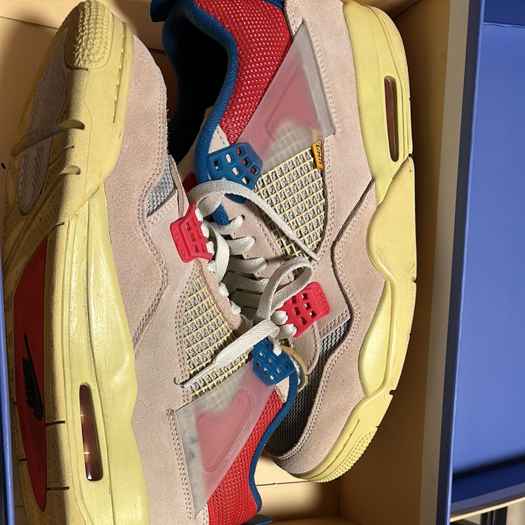 UNION × Nike Air Jordan 4 SP "Guava Ice/Light Fusion Red"