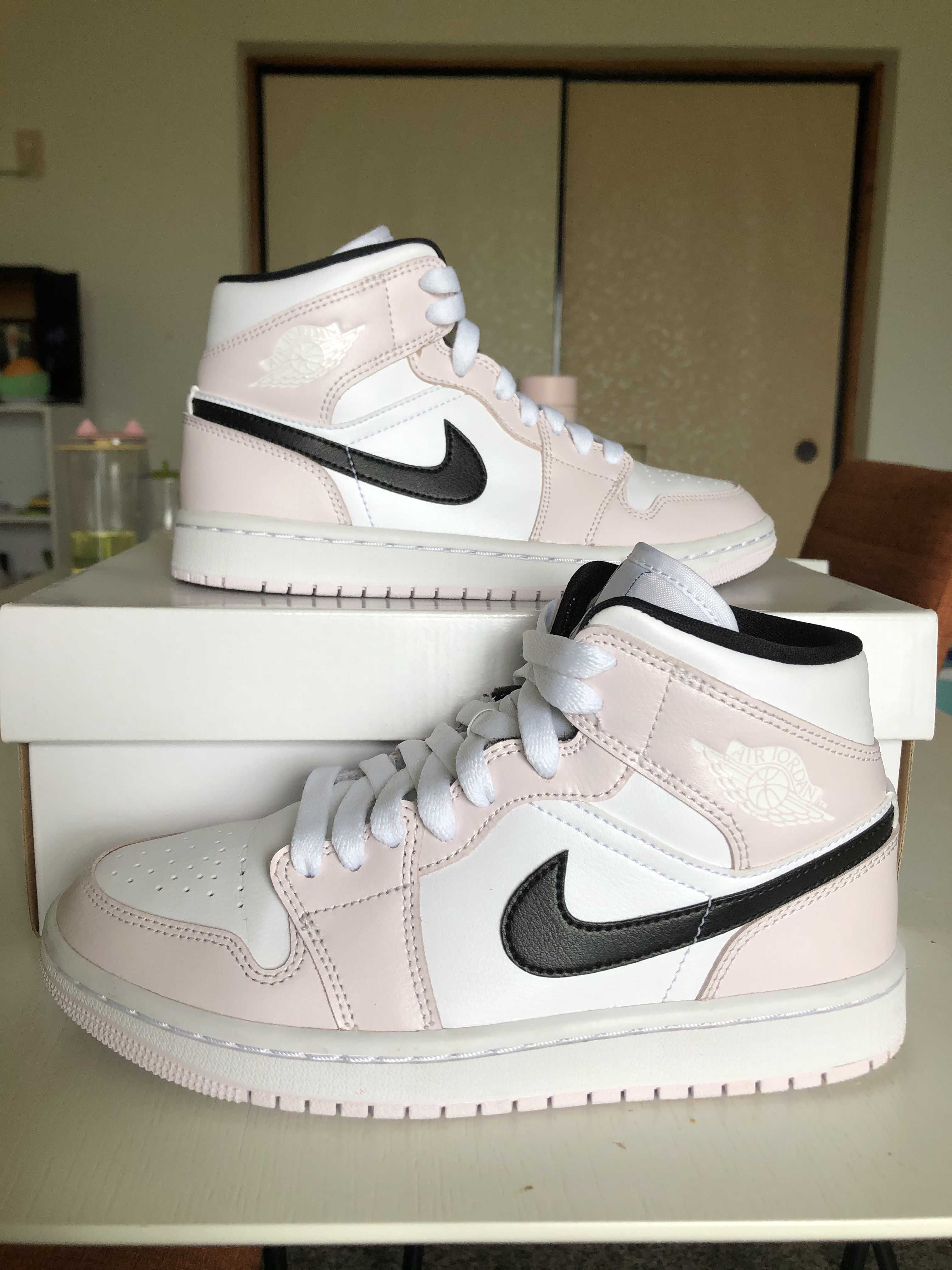 Nike Women's Air Jordan 1 Mid "Light Violet/White/Black"