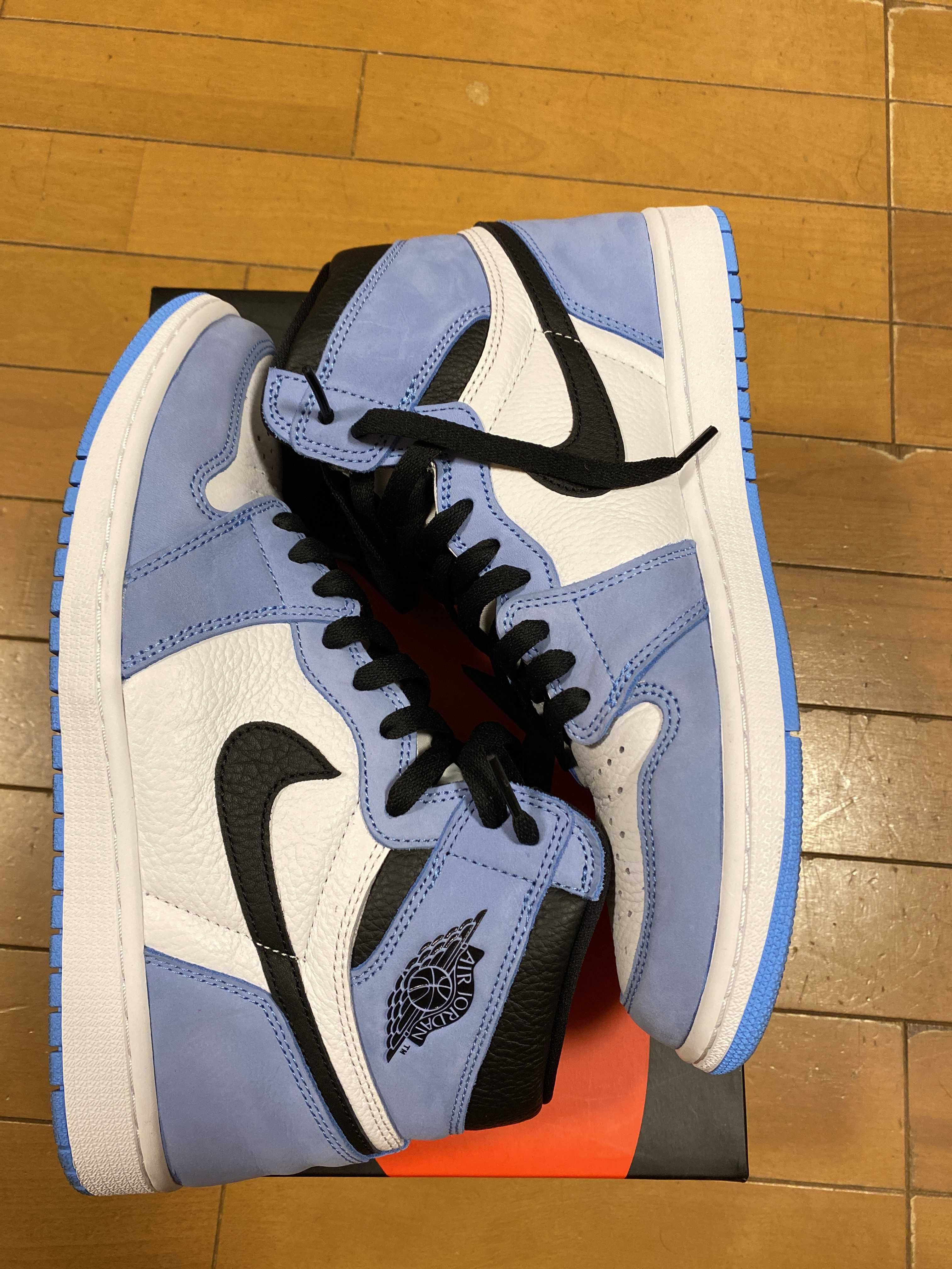 Nike Air Jordan 1 High OG "University Blue"