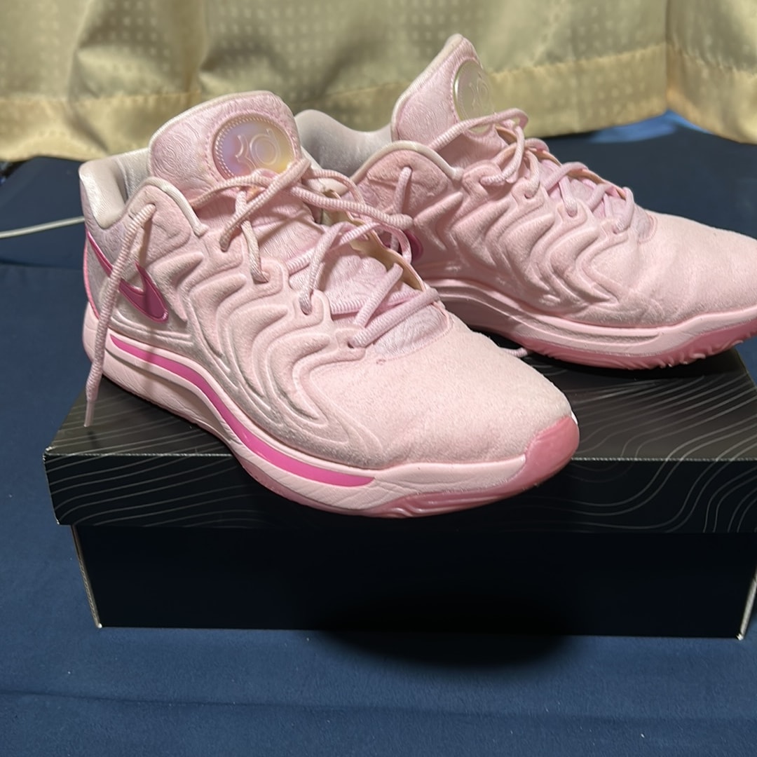 Nike KD 17 "Aunt Pearl" (FZ1518-600/FZ1519-600)