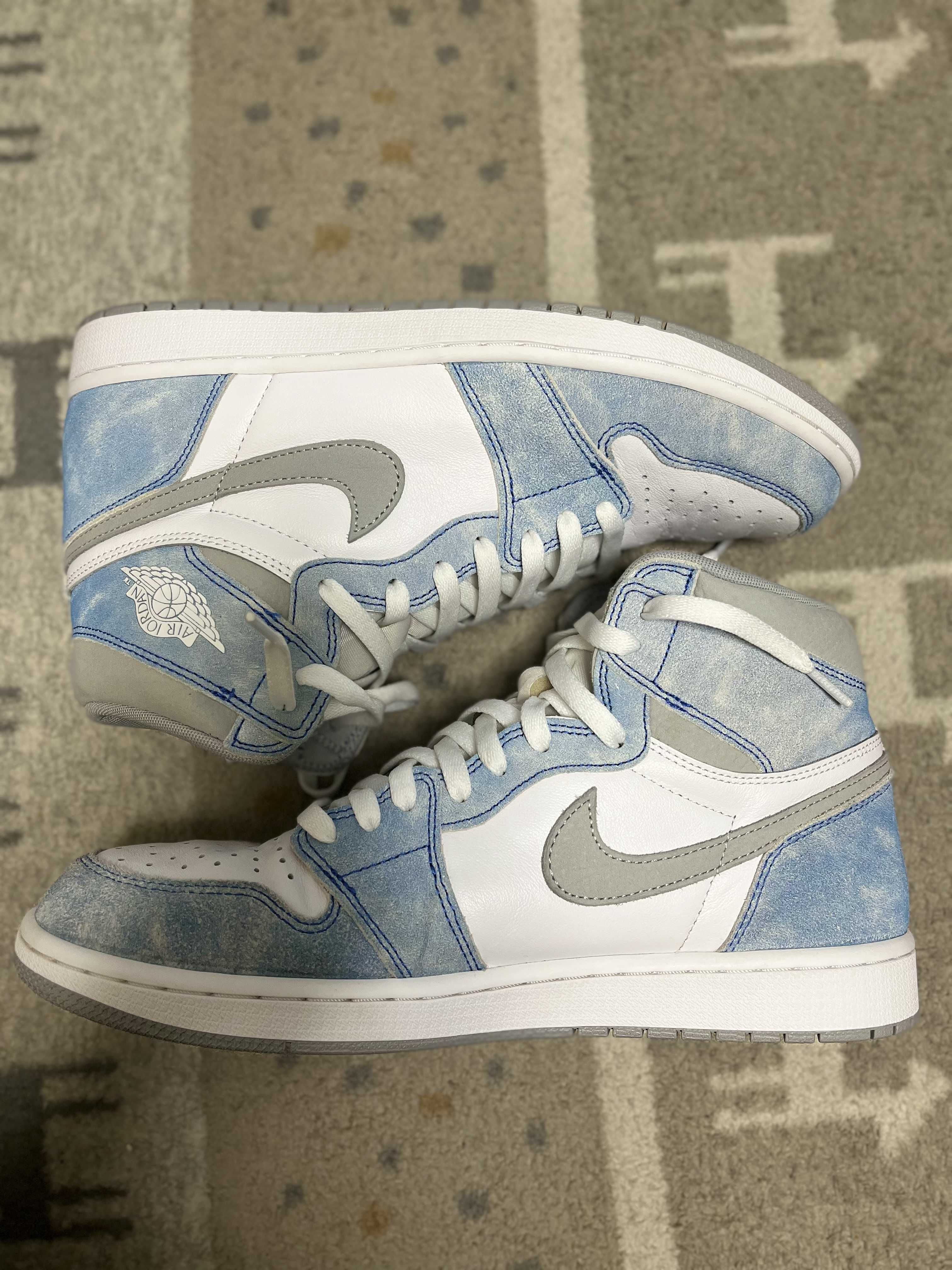 Nike Air Jordan 1 High OG "Hyper Royal"