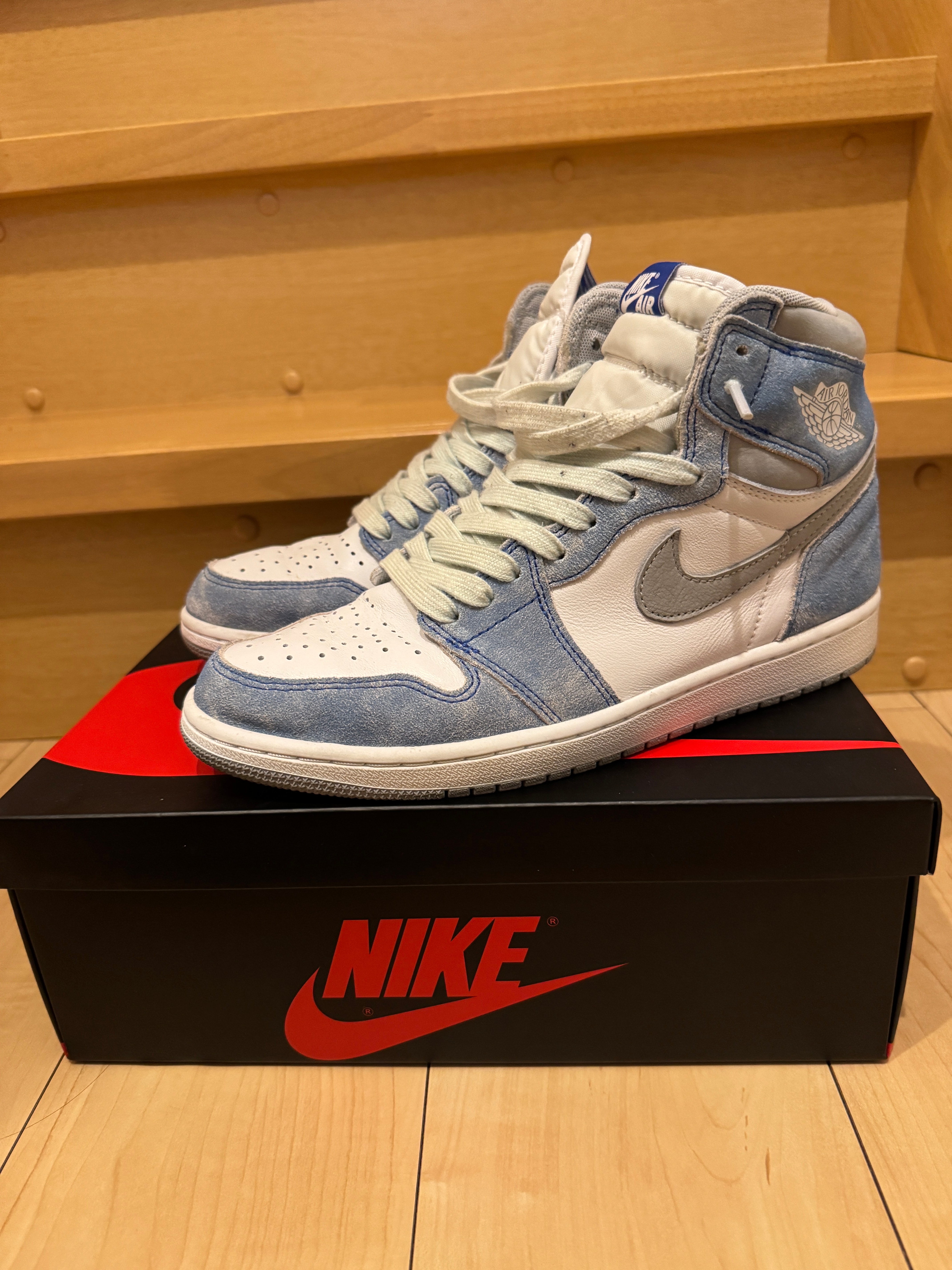 Nike Air Jordan 1 High OG "Hyper Royal"