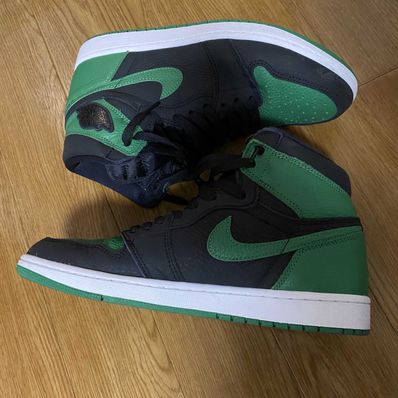 Nike Air Jordan 1 Retro High OG "Black/Pine Green" (2020)