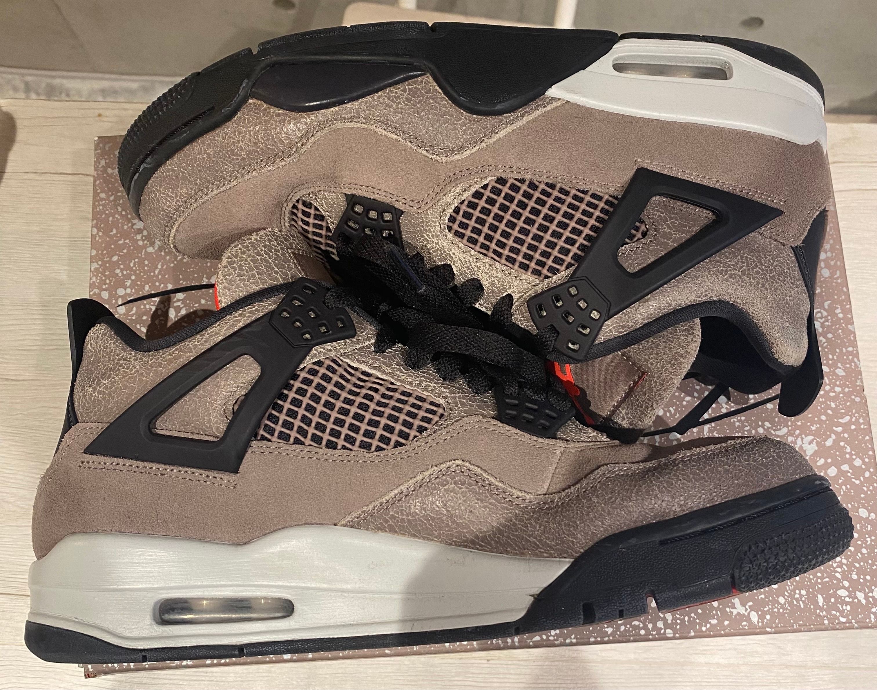 Nike Air Jordan 4 "Taupe Haze"