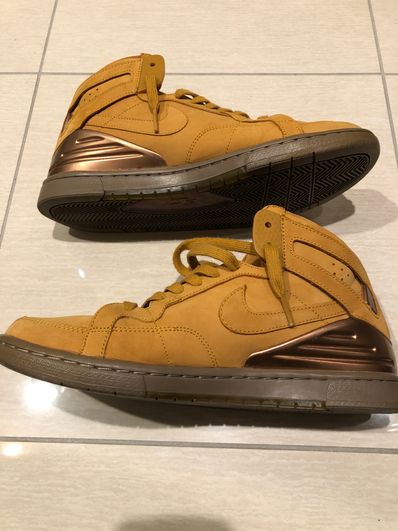 Supreme × Nike Zoom Air 94 Hi