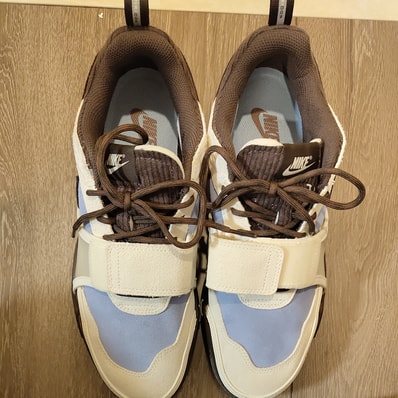 Travis Scott × Nike Zoom Field Jaxx "Pale Ivory and Leche Blue"
