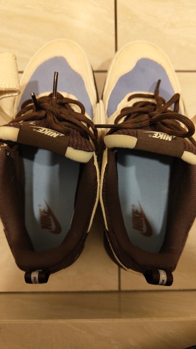 Travis Scott × Nike Zoom Field Jaxx "Pale Ivory and Leche Blue"