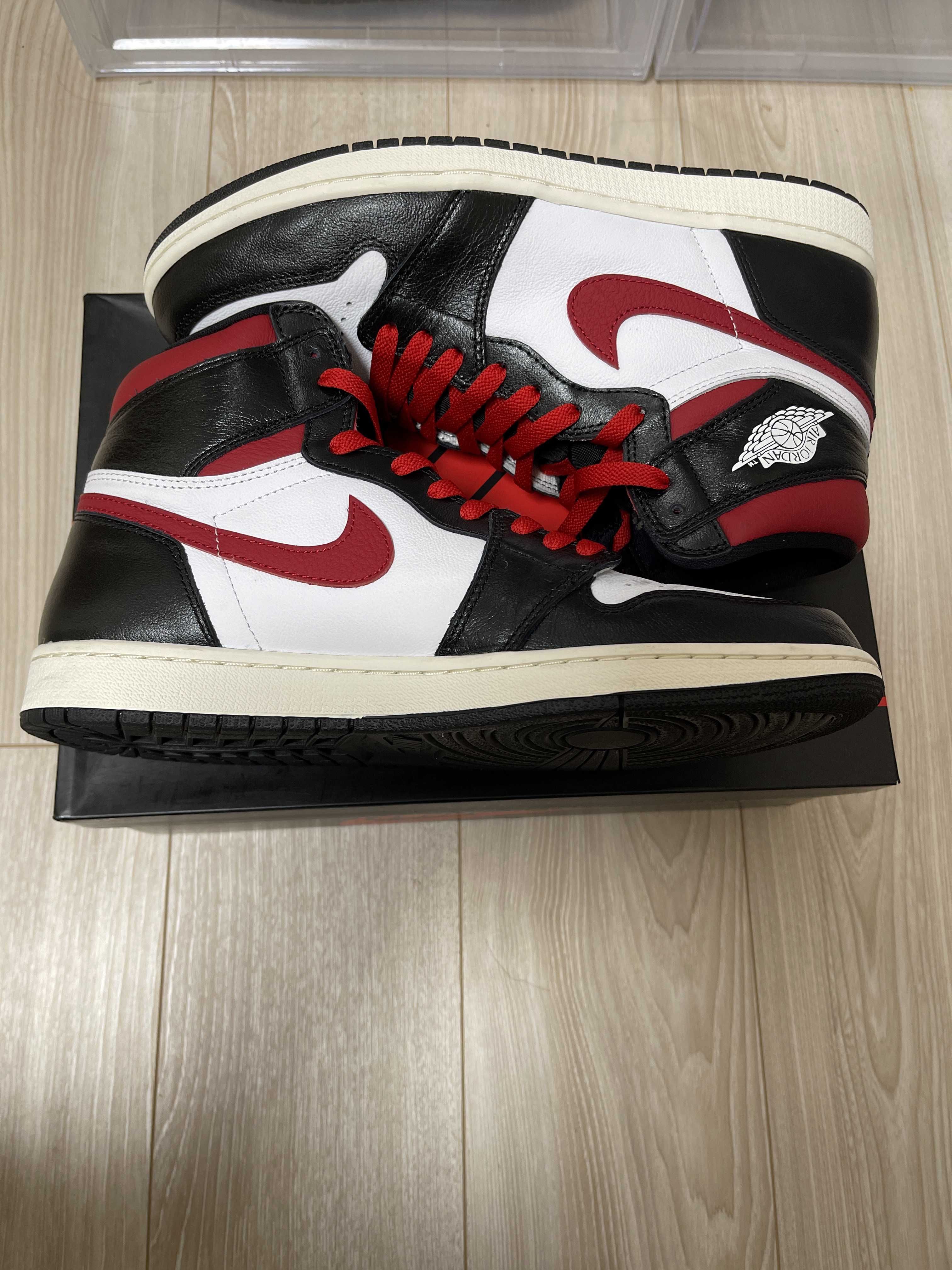 Nike Air Jordan 1 Retro High "Black/White/Sail/Gym Red"
