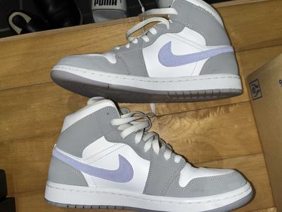 Nike Women's Air Jordan 1 Mid "Wolf Grey"
