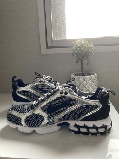STUSSY × NIKE AIR ZOOM SPIRIDON CAGED "PURE PLATINUM/BLACK-WHITE"
