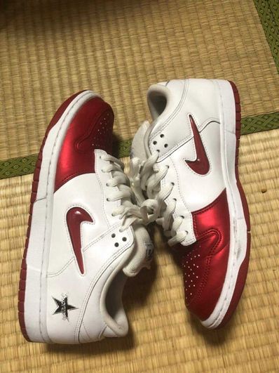 Supreme × Nike Dunk Low "Varsity Red/White"
