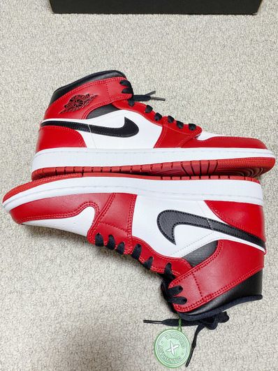 Nike Air Jordan 1 Mid "Chicago Black Toe"