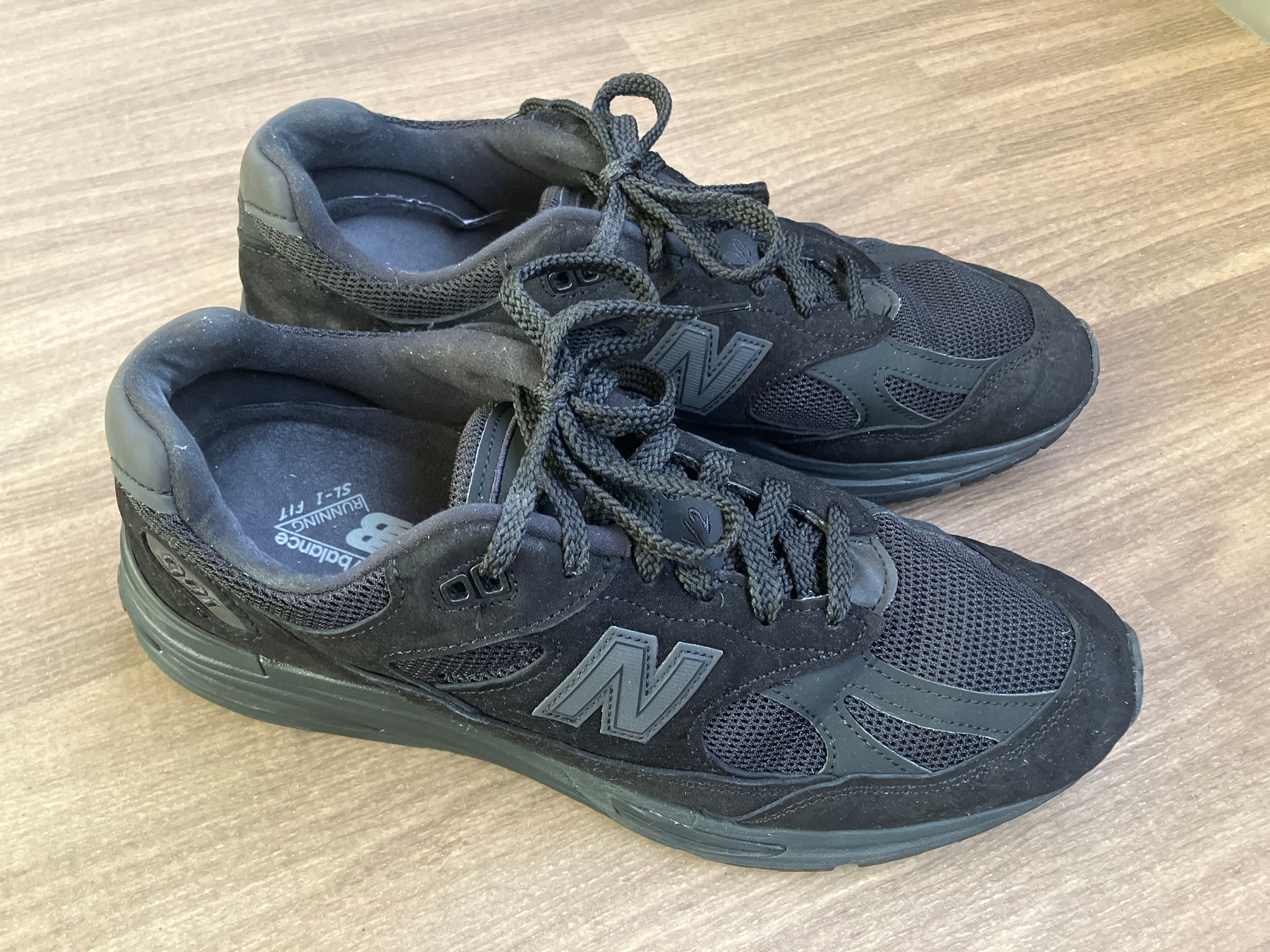 New Balance 991V2 "Triple Black"
