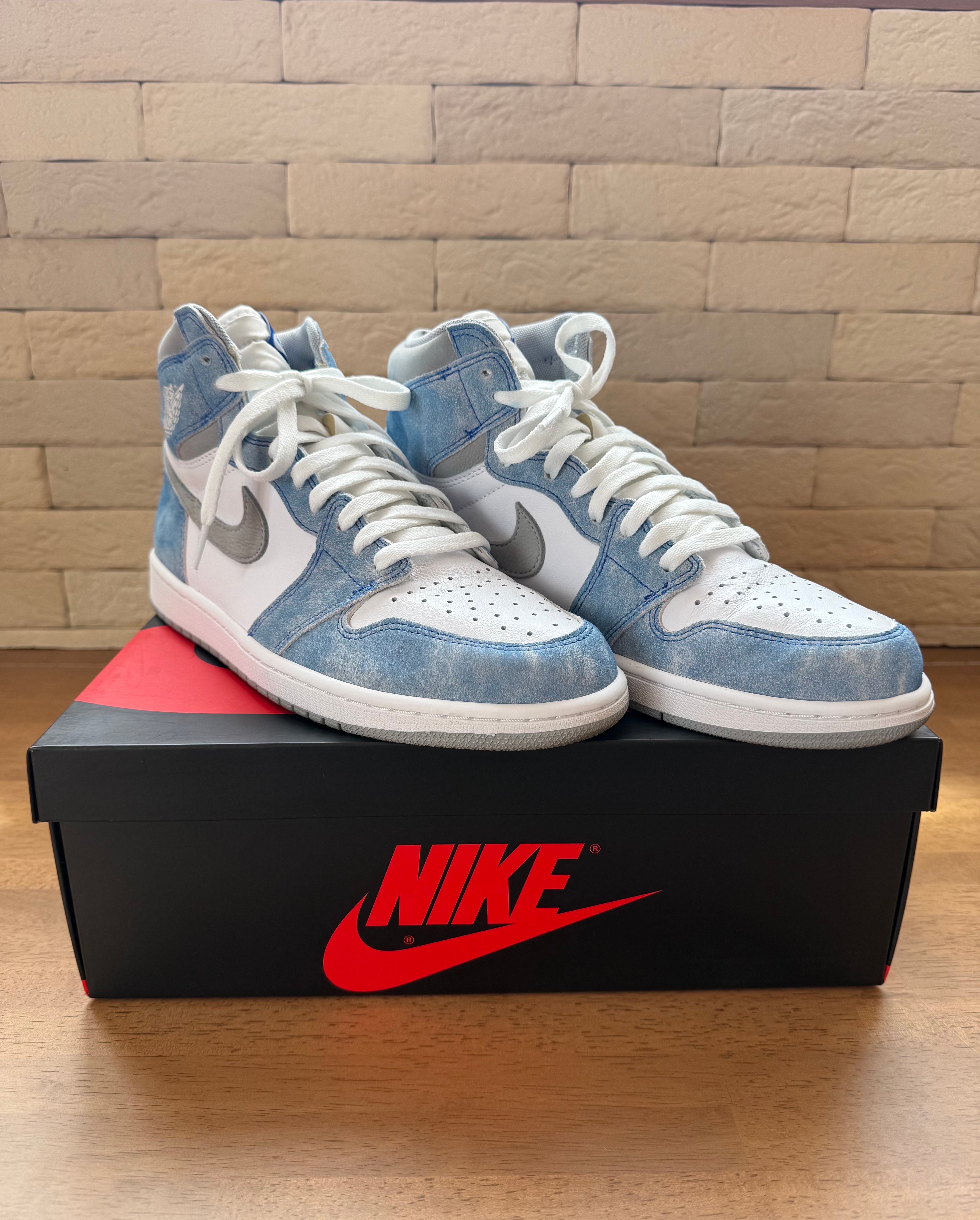 Nike Air Jordan 1 High OG "Hyper Royal"