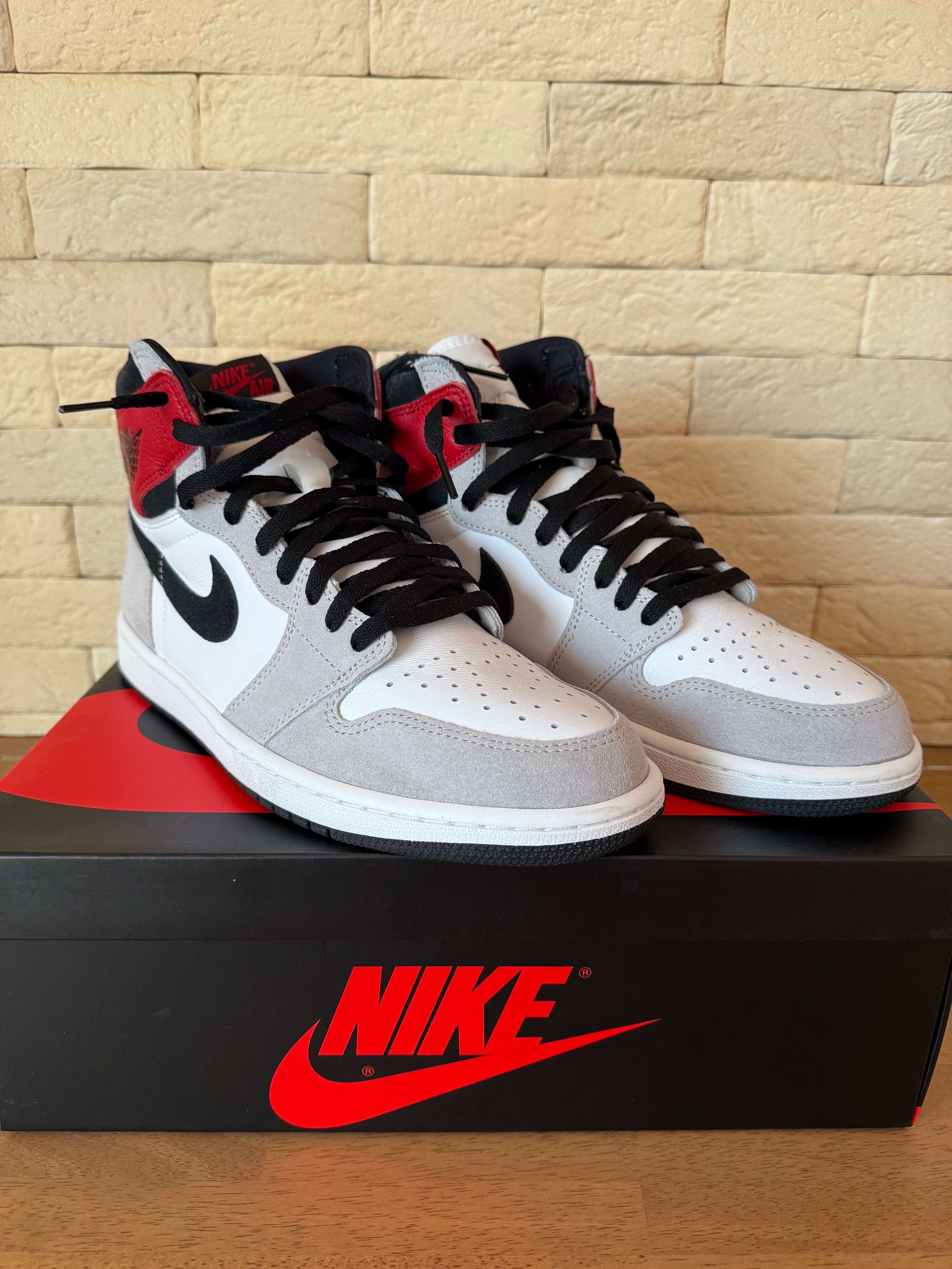 Nike Air Jordan 1 High OG "White/Black/Light Smoke Grey"