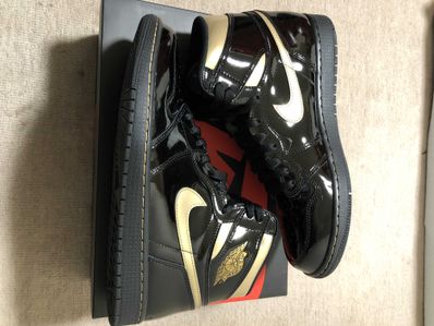 Nike Air Jordan 1 High OG "Black-Metalic Gold"