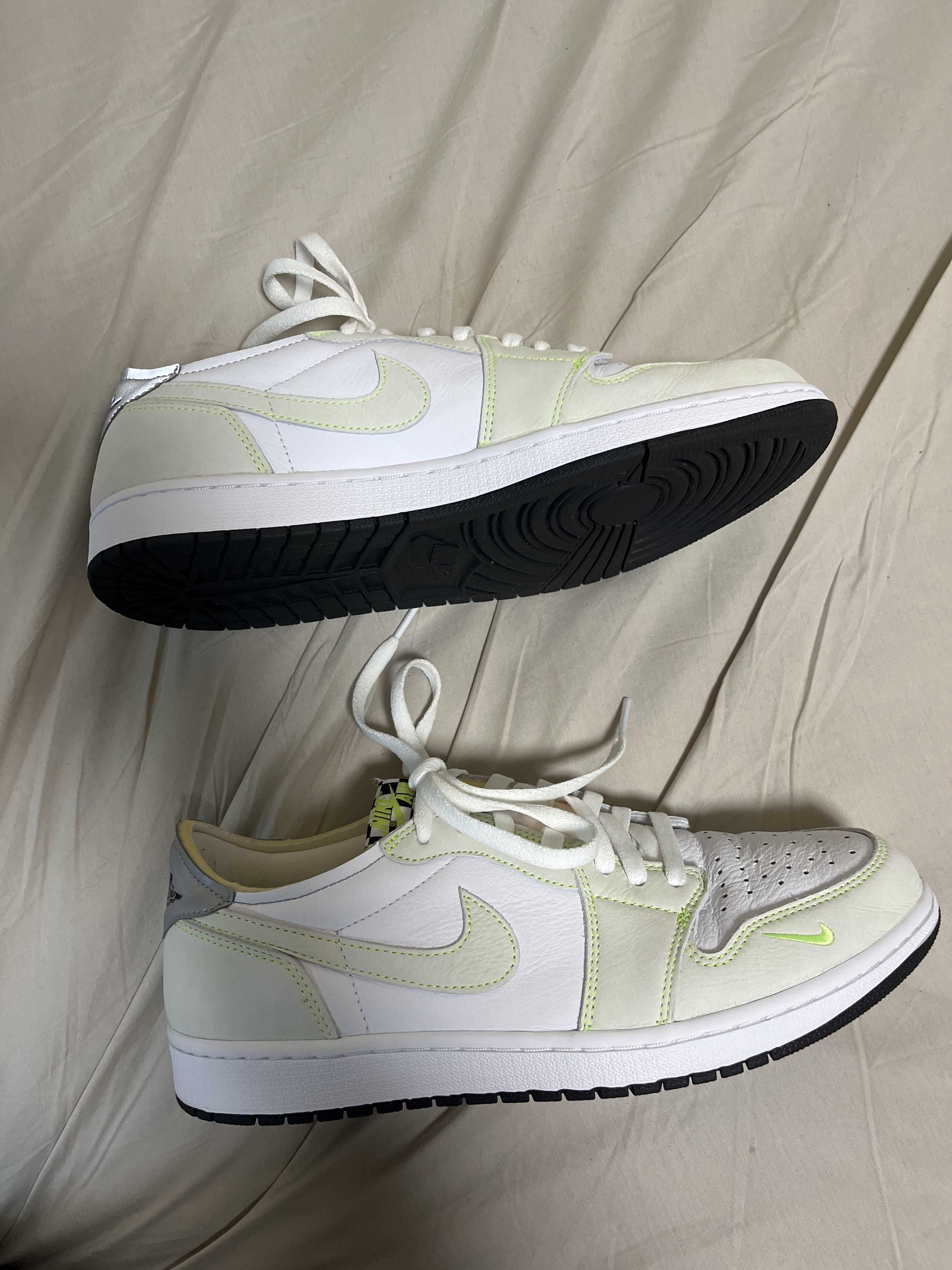 Nike Air Jordan 1 Low OG "Ghost Green"