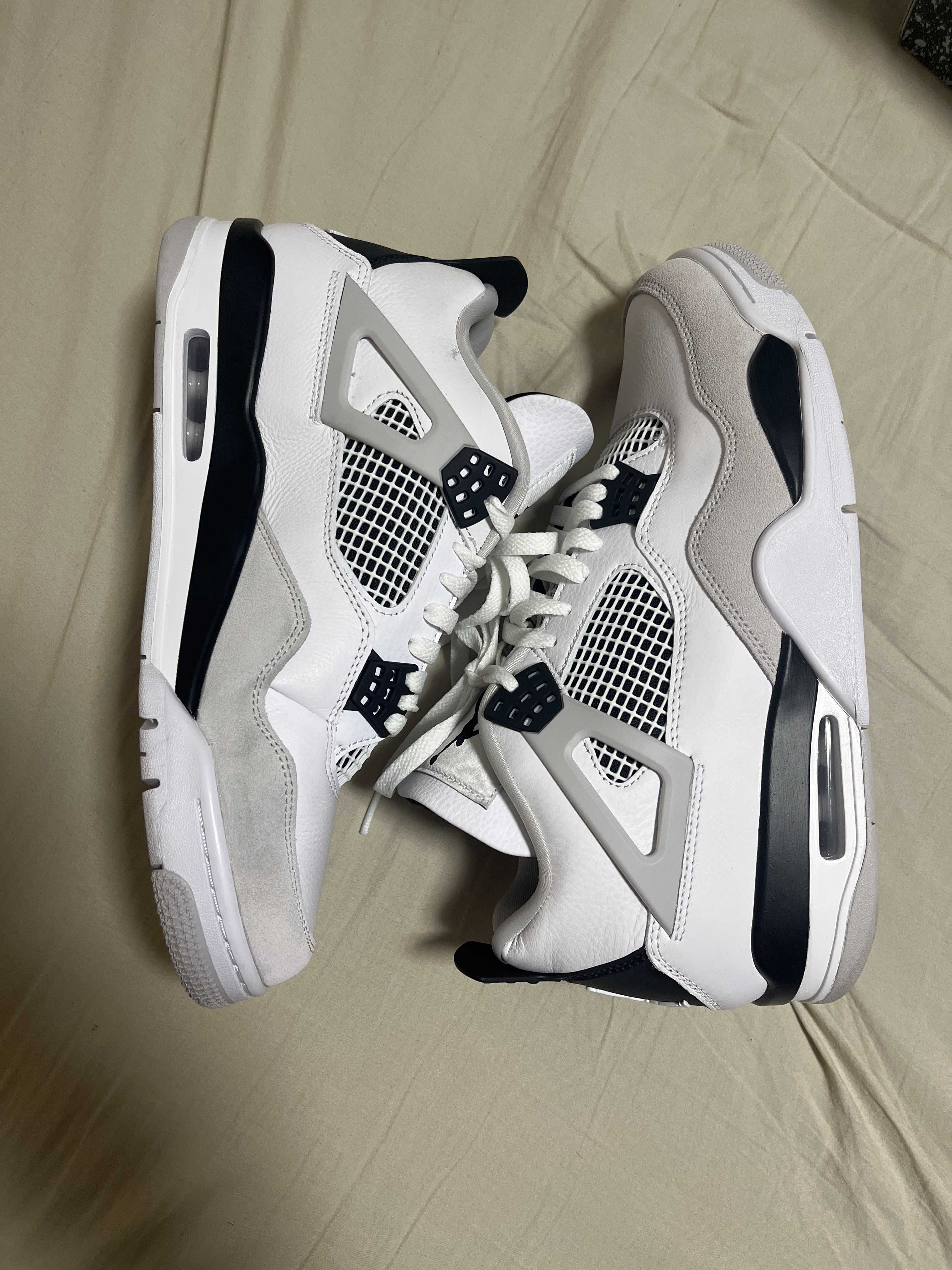 Nike Air Jordan 4 "Military Black"