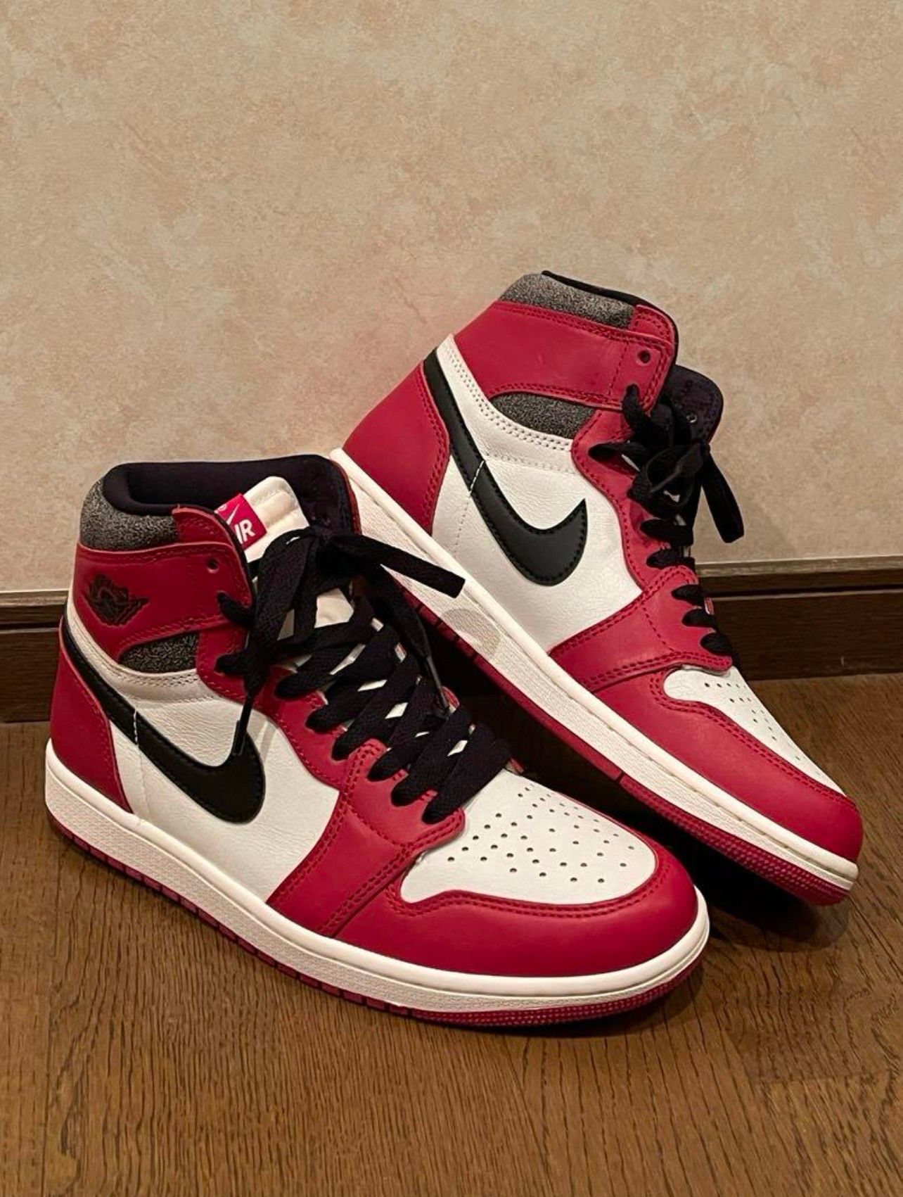 Nike Air Jordan 1 High OG "Lost & Found/Chicago"
