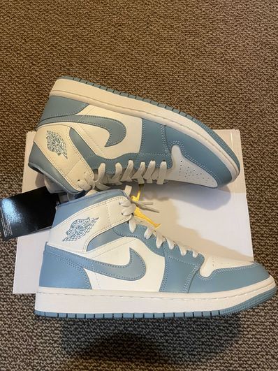 Nike Women's Air Jordan 1 Mid "University Blue"