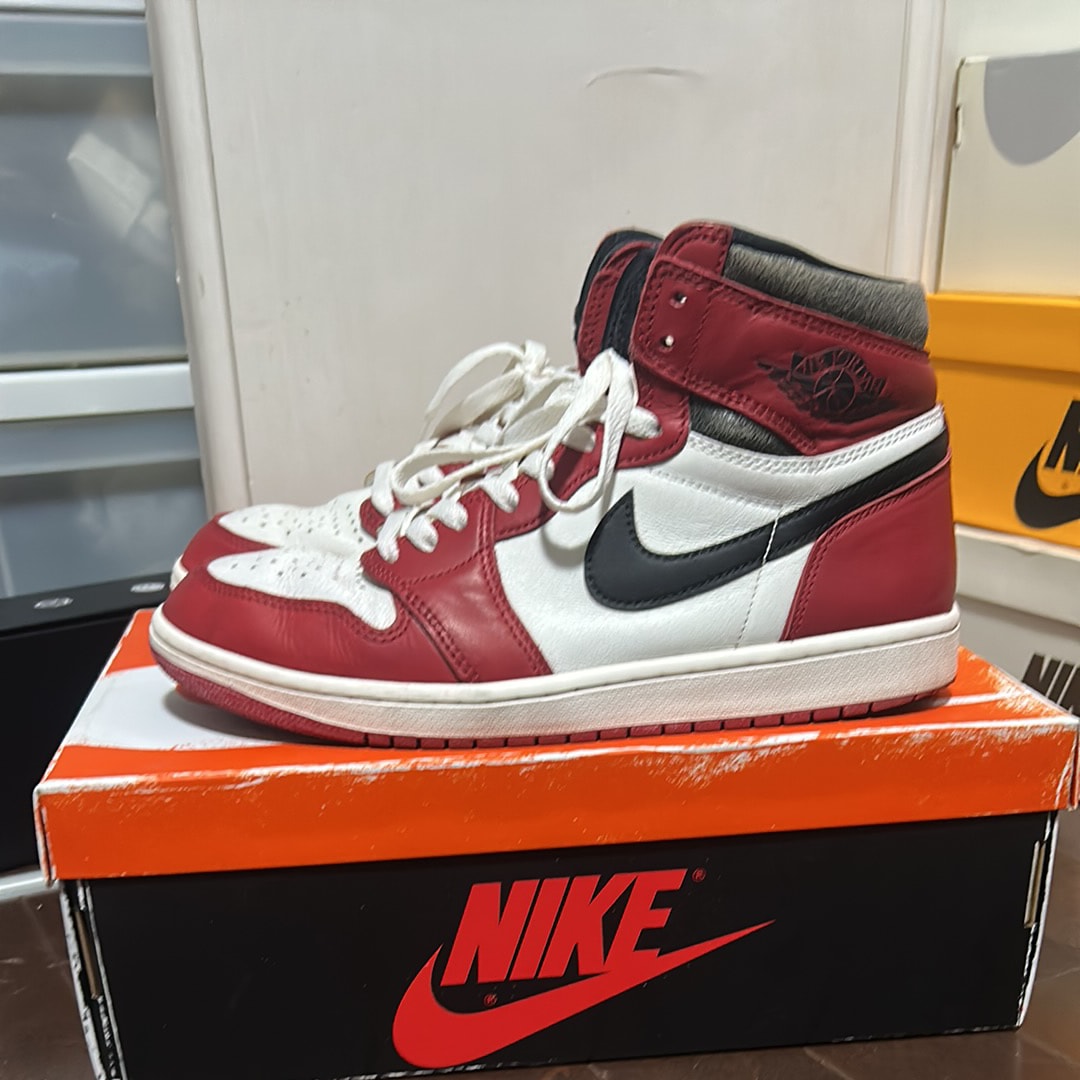 Nike Air Jordan 1 High OG "Lost & Found/Chicago"
