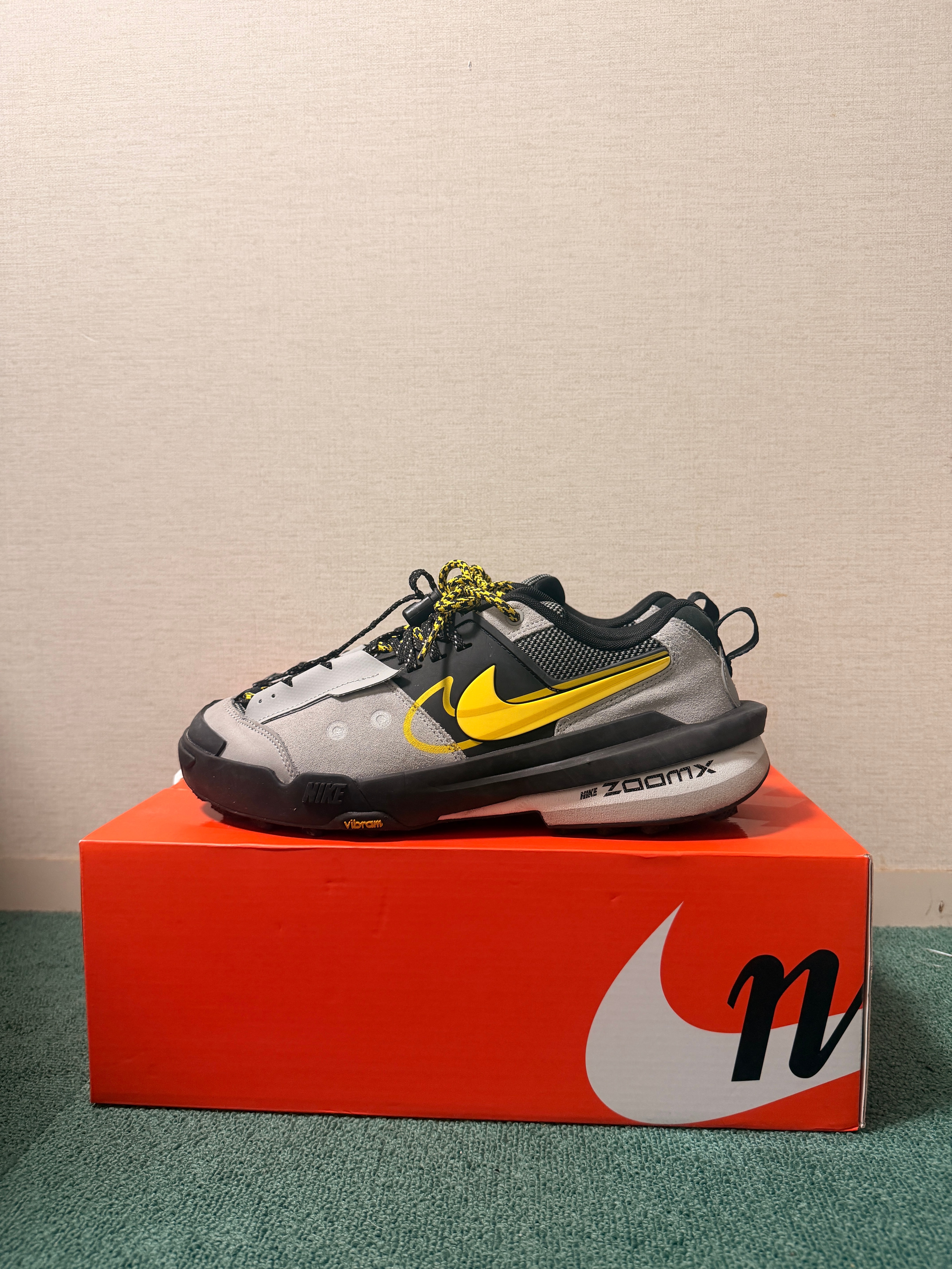 サカイ × ナイキ ゼガマドーム "マットシルバー"