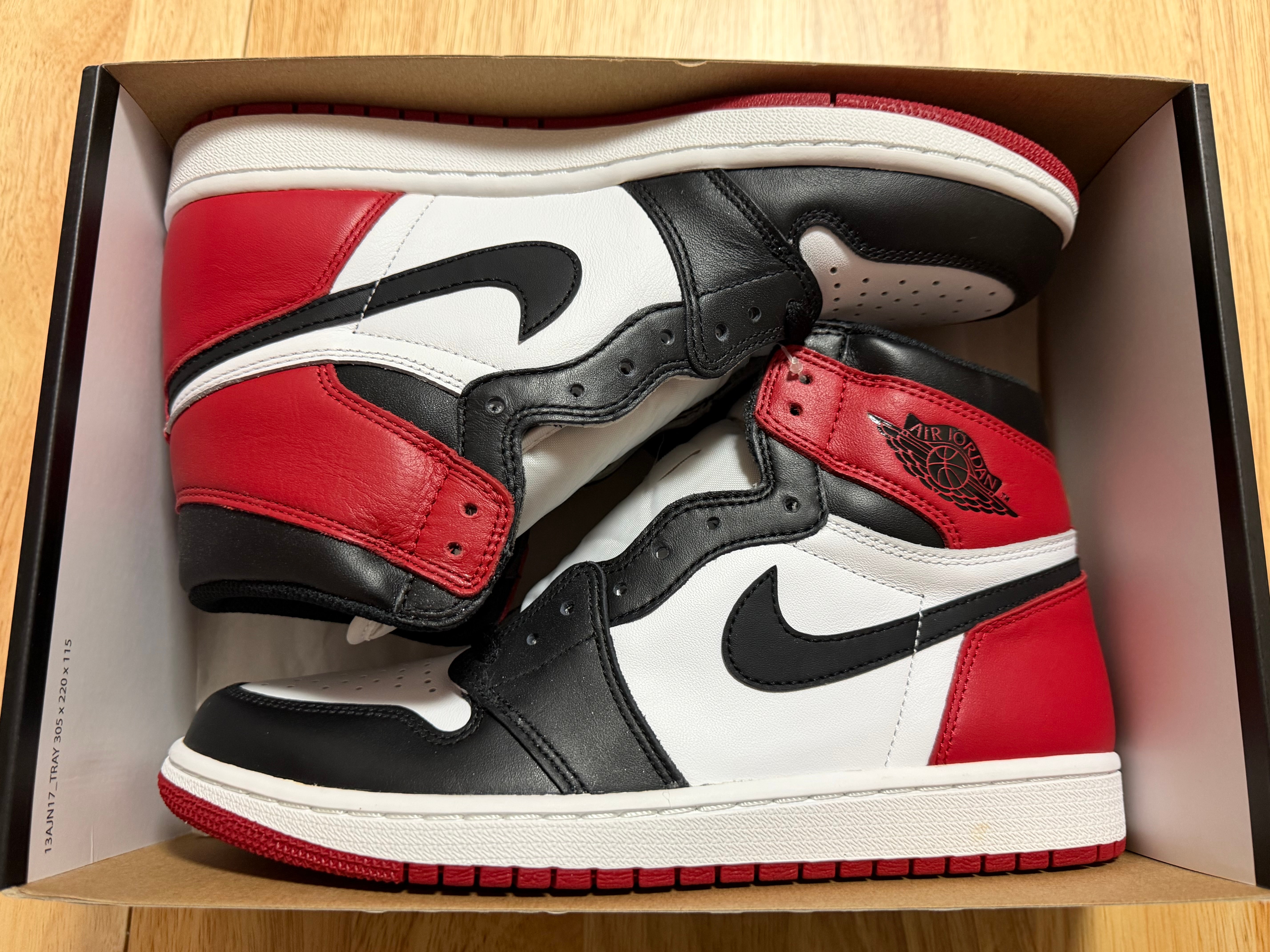Nike Air Jordan 1 Retro High OG "Black Toe"