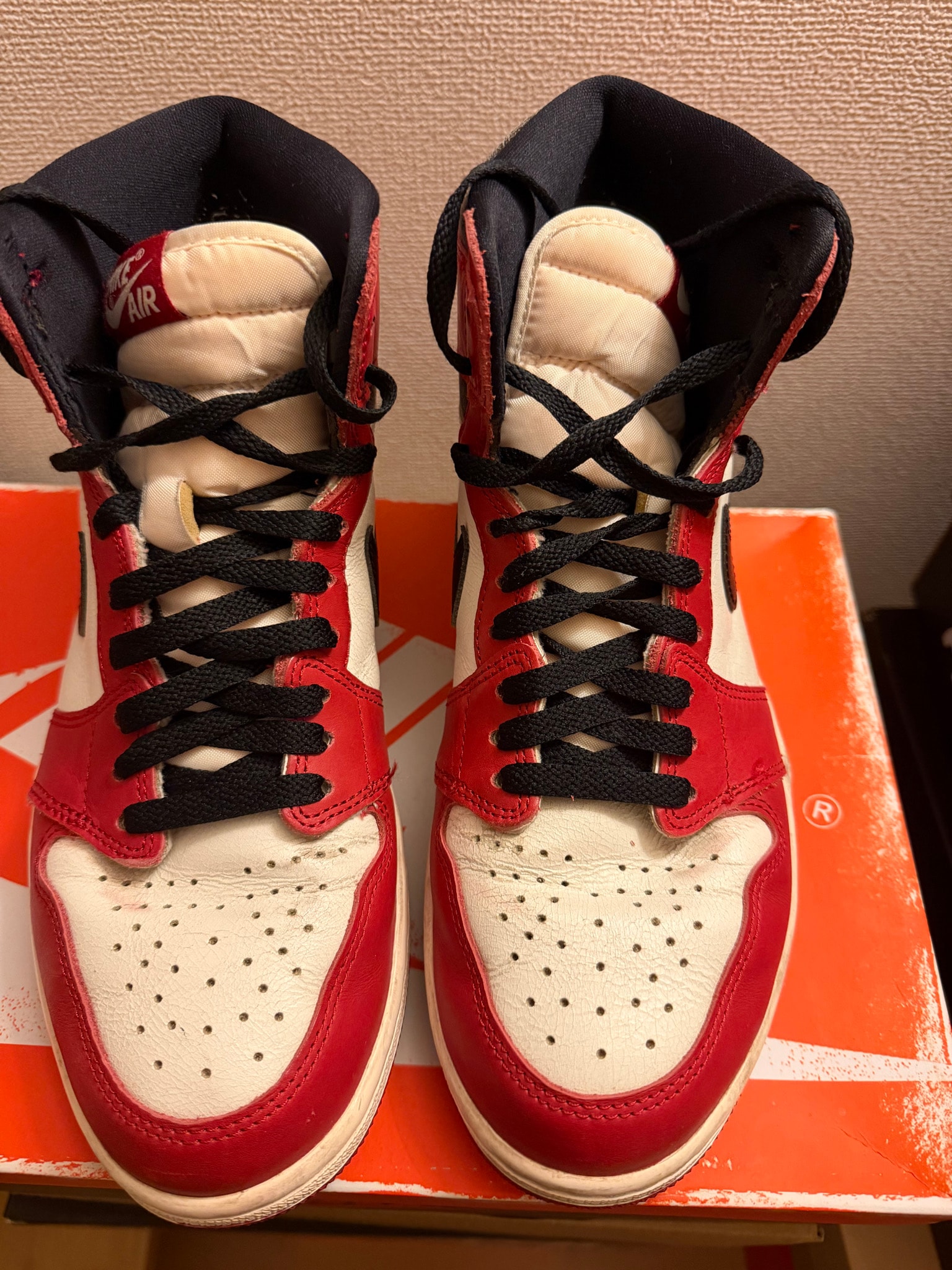 Nike Air Jordan 1 High OG "Lost & Found/Chicago"