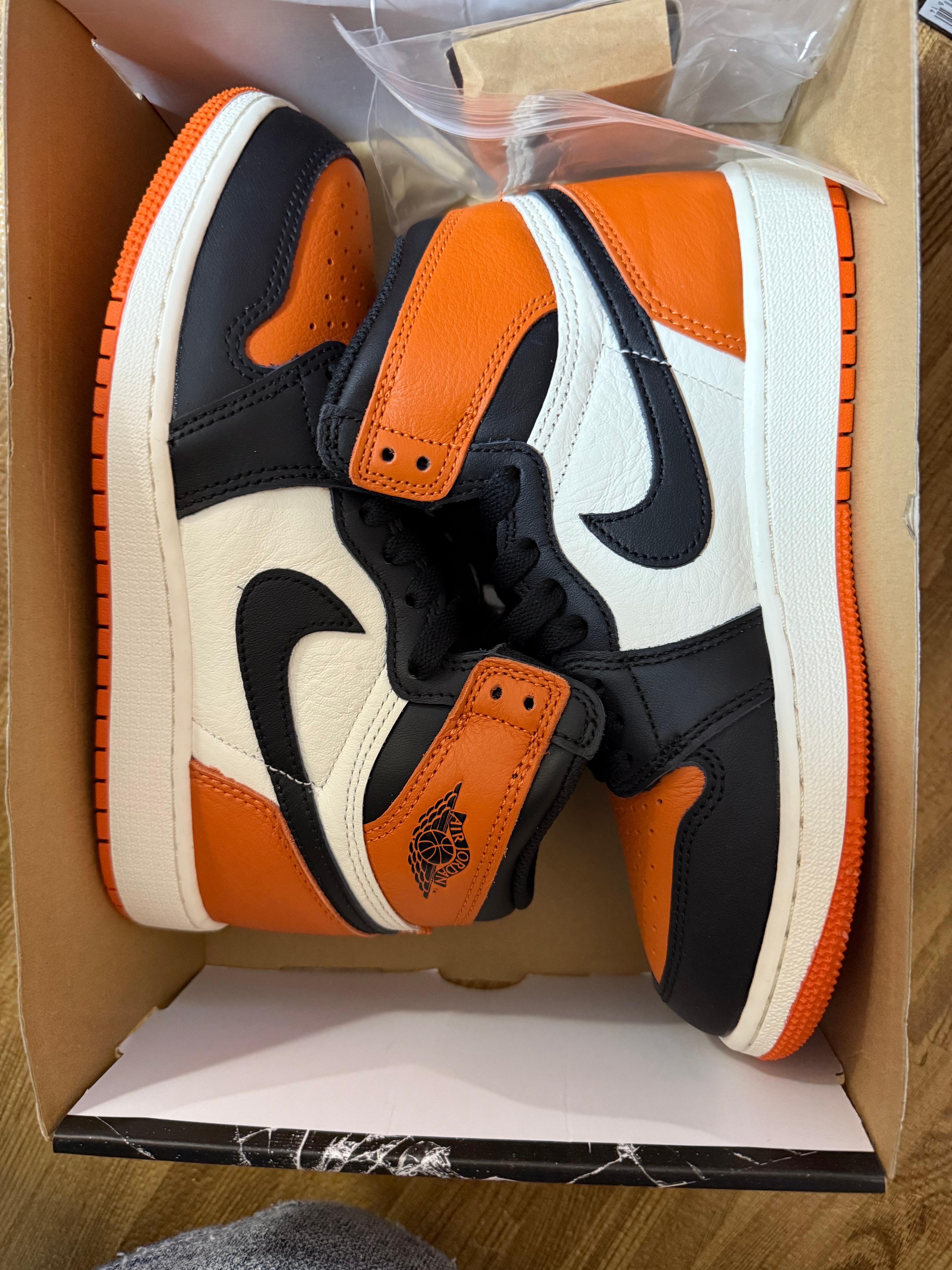 Nike GS Air Jordan 1 Retro High OG "Shattered Backboard"