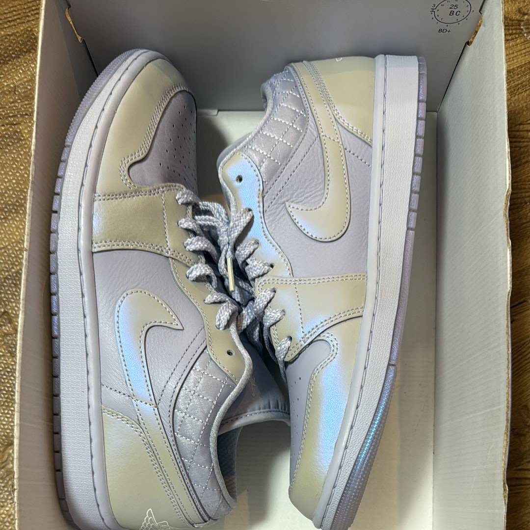 Nike Women's Air Jordan 1 Low SE "Pearlized"