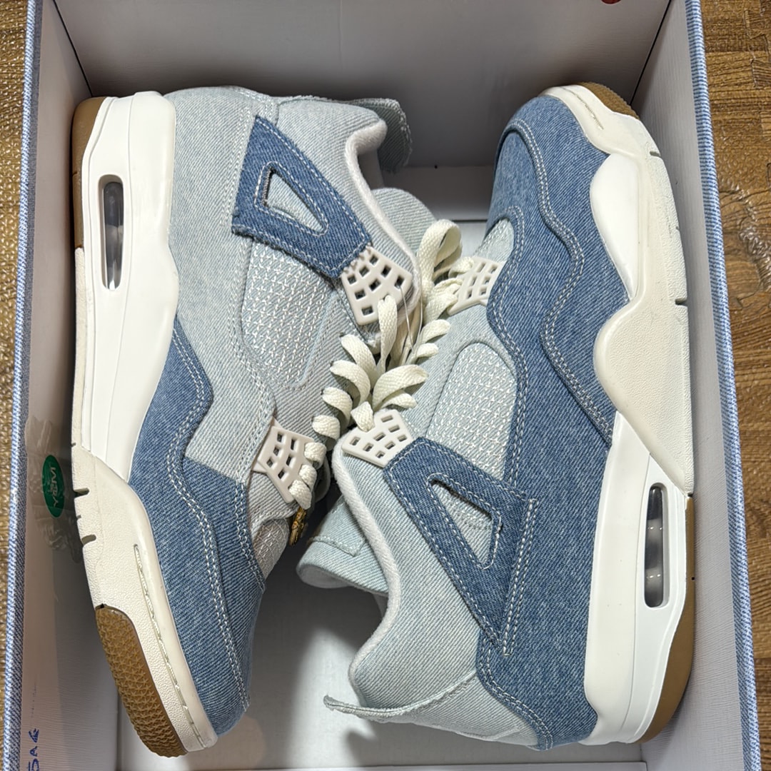 ナイキ ウィメンズ エアジョーダン4 デニム "ウォーンブルー"