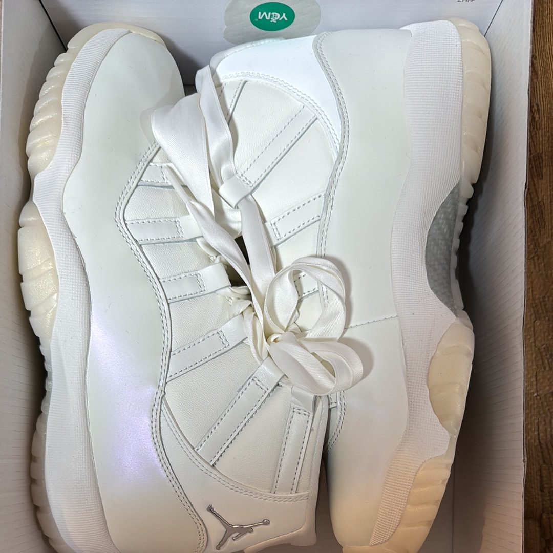 Nike Women's Air Jordan 11 "Grand Finale/Pearl"