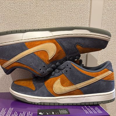 Nike SB Dunk Low Pro "Light Carbon and Monarch"
