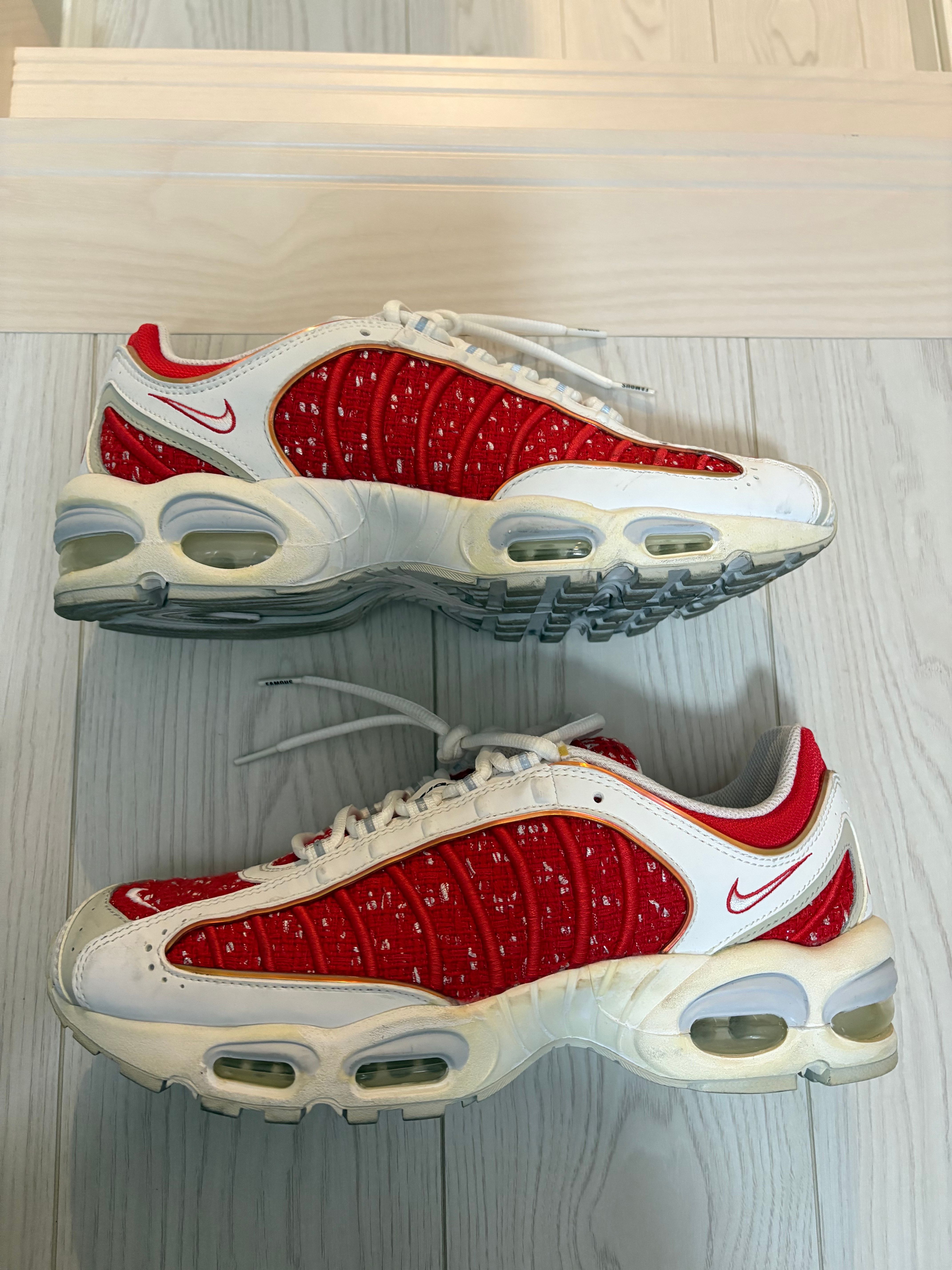 シュプリーム × ナイキ エアマックステイルウィンド4 "レッド"