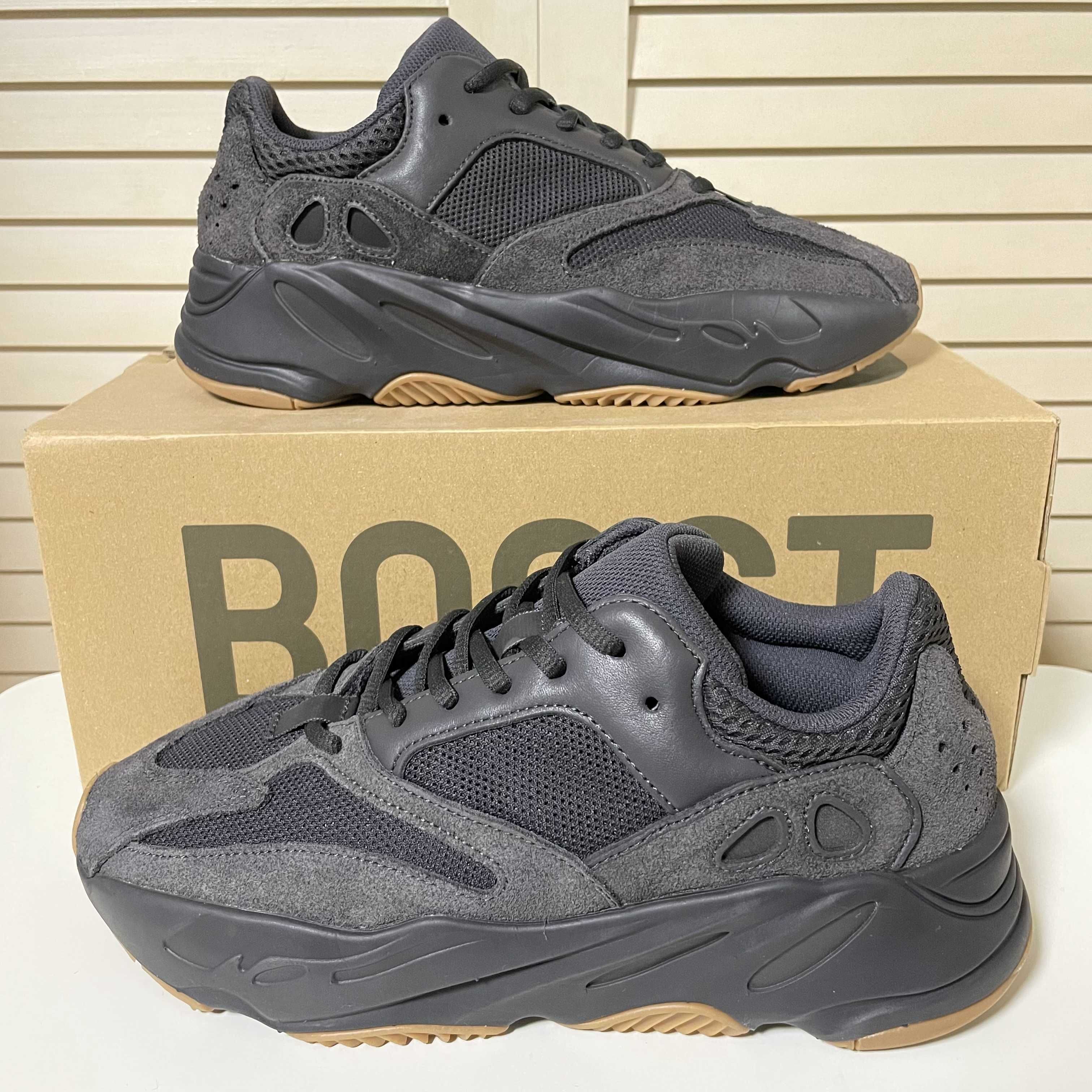 adidas YEEZY Boost 700 "Utility Black"
