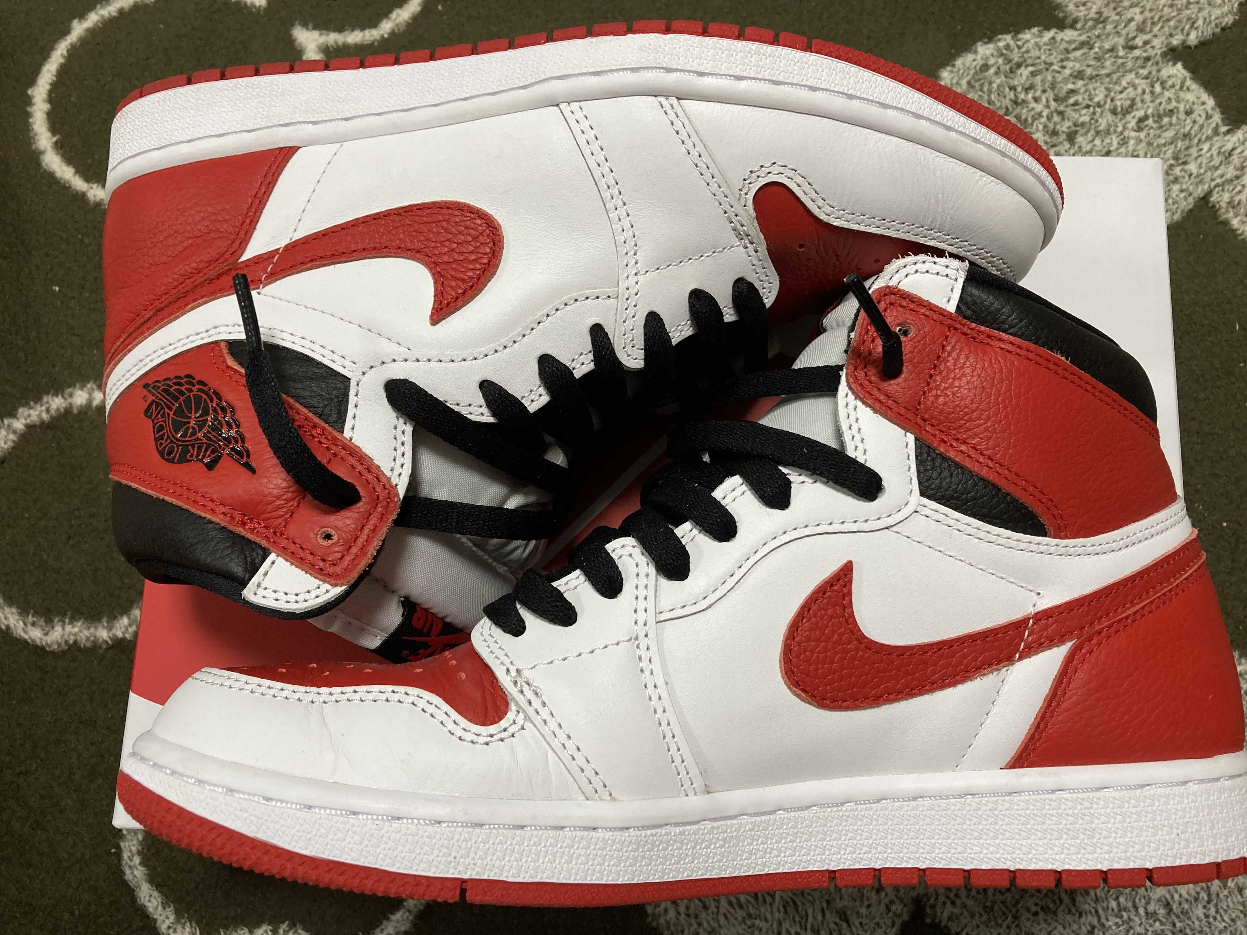 Nike Air Jordan 1 High OG "Heritage" 